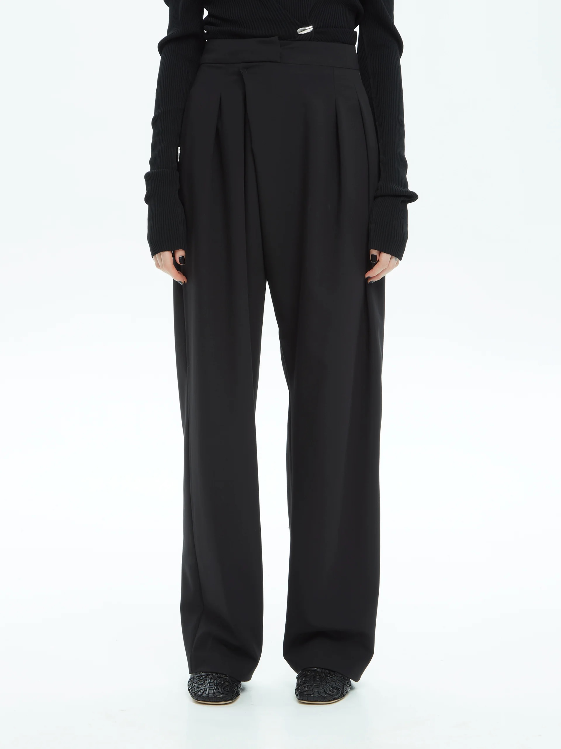 IXOS 斜釦打摺寬褲(黑)