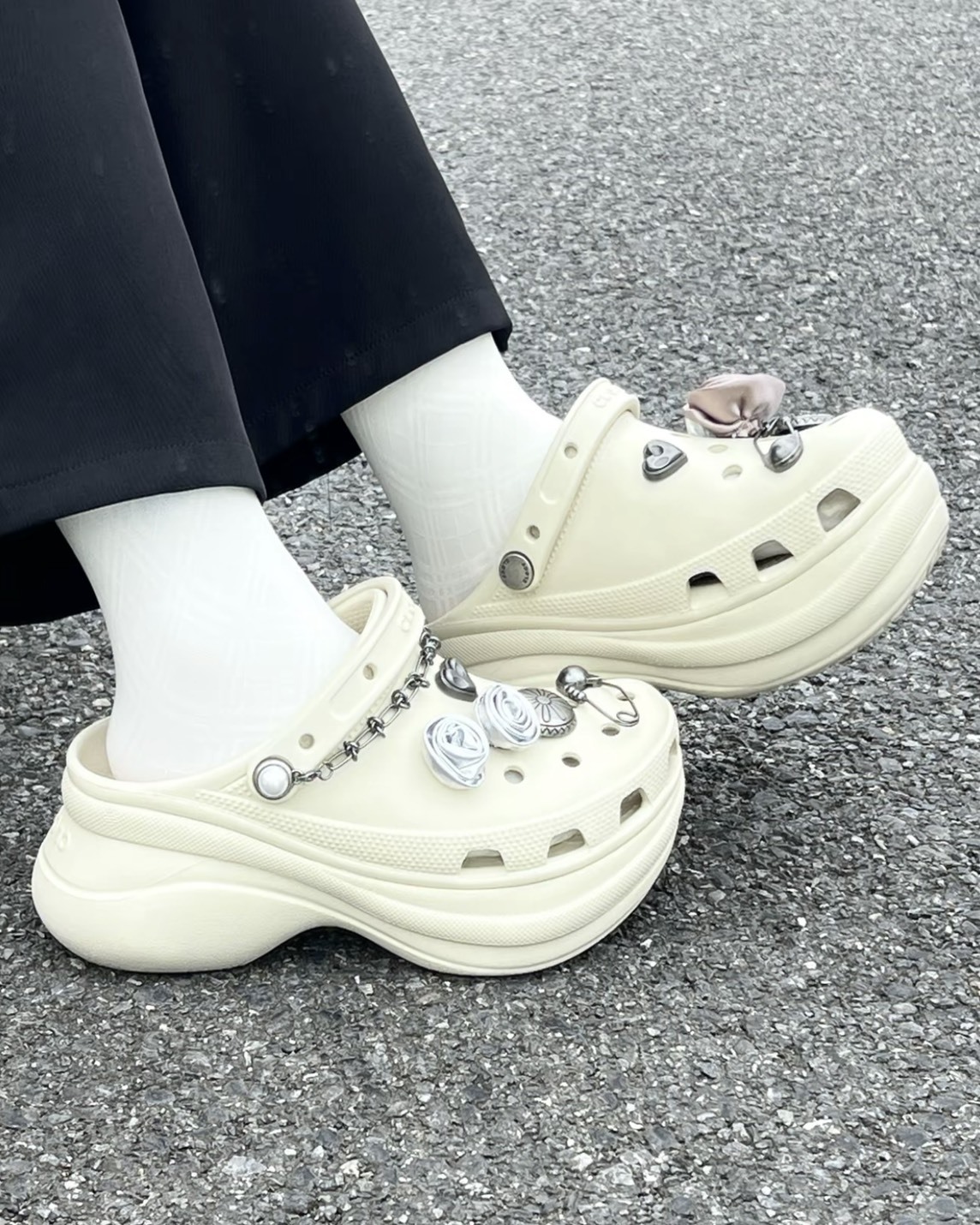【預購】CROCS BOUQUET CRUSH CLOG 花束洞洞鞋 鯨魚款 米杏 2115322Y2