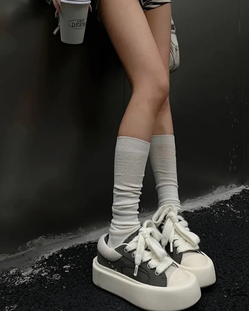 <買就送愛心鞋扣> Heart Of Romance 厚底 愛心 麂皮 炭灰