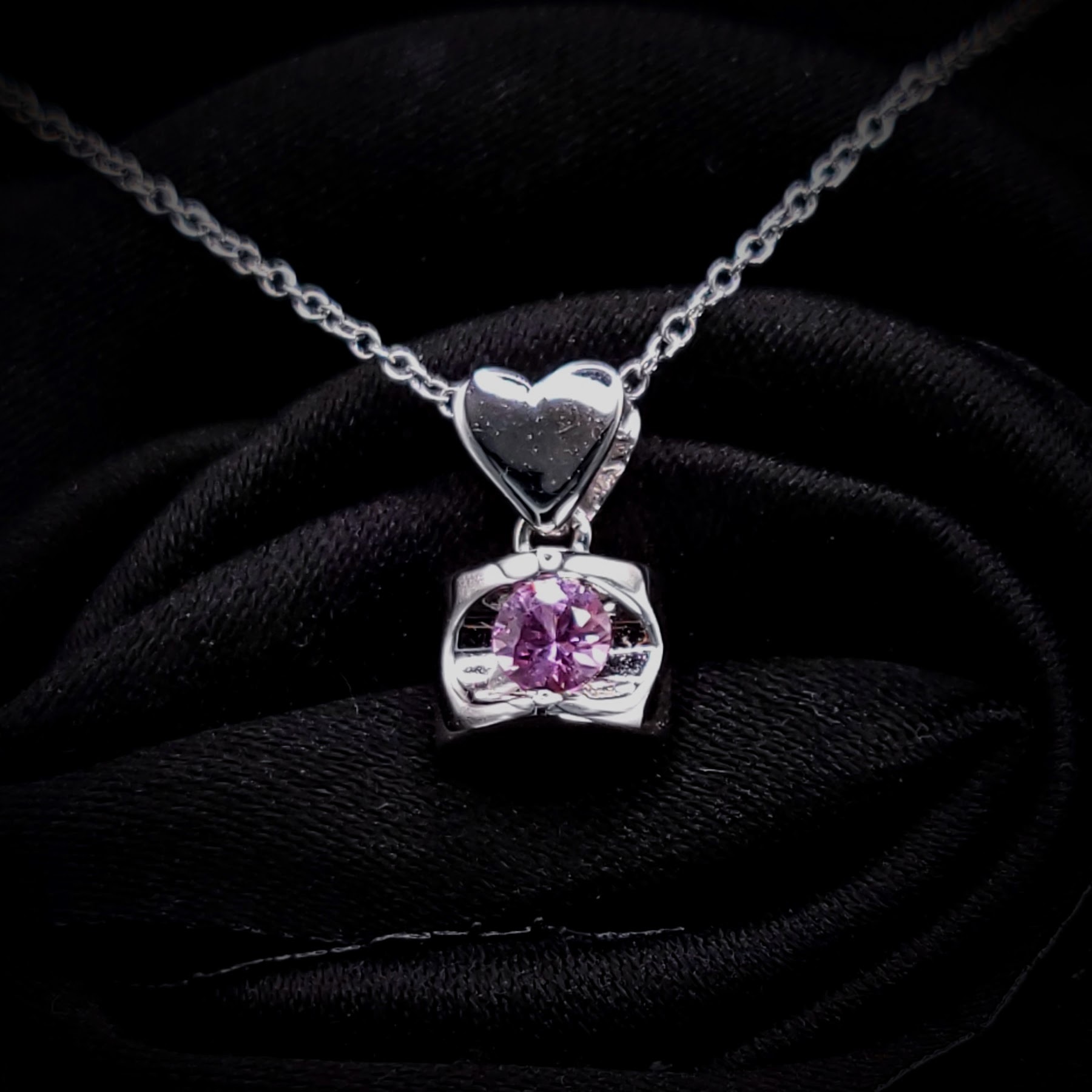 18K White Gold 0.19ct Pink Sapphire Pendant