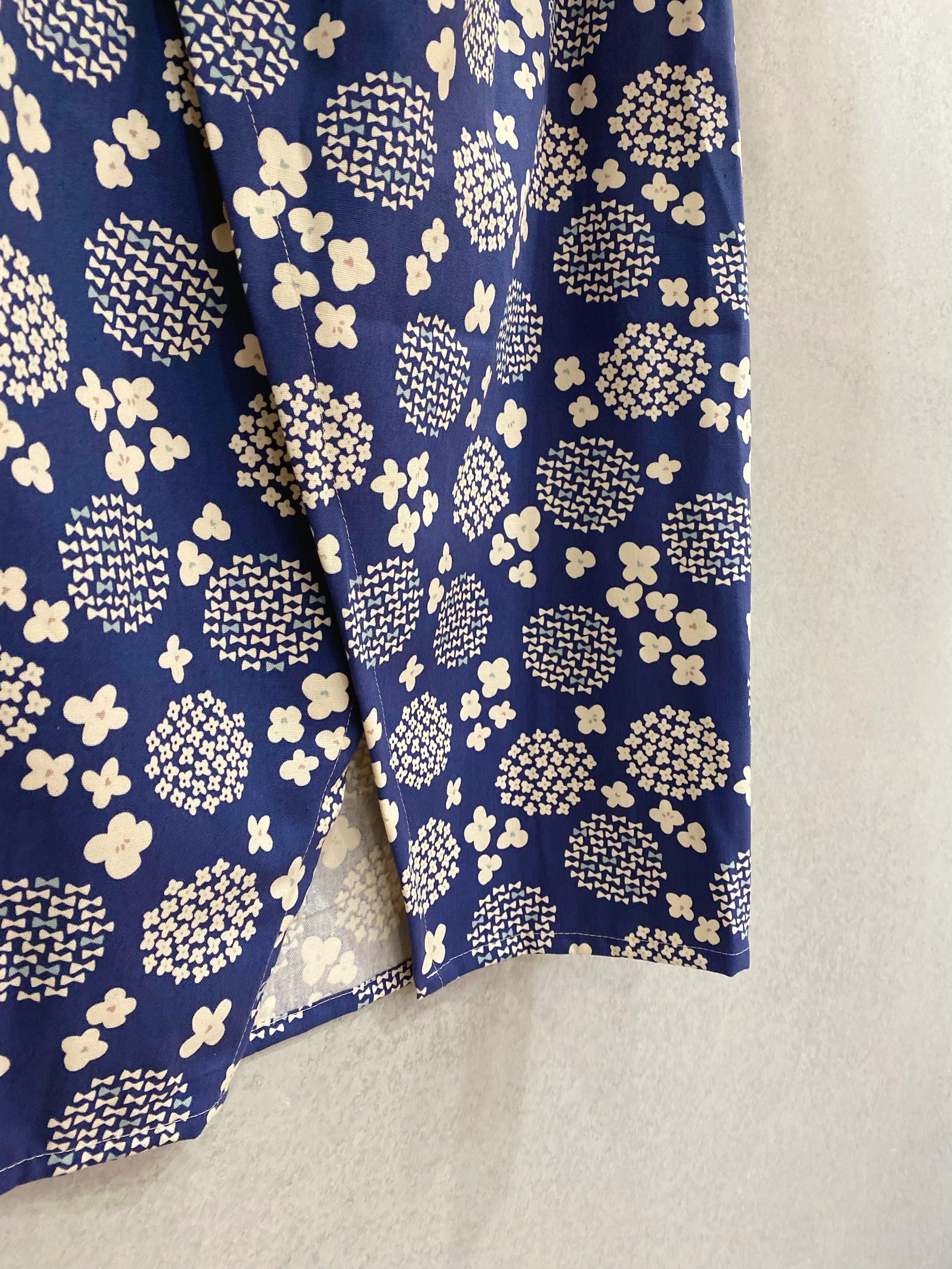 藍底繡球 美腿長裙