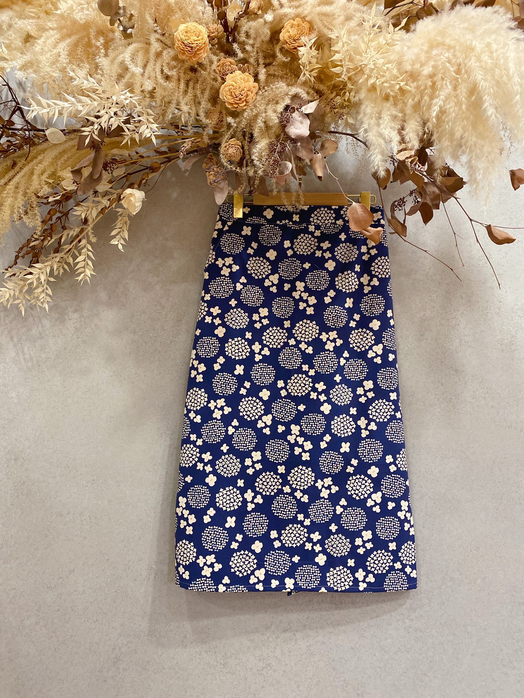 藍底繡球 美腿長裙
