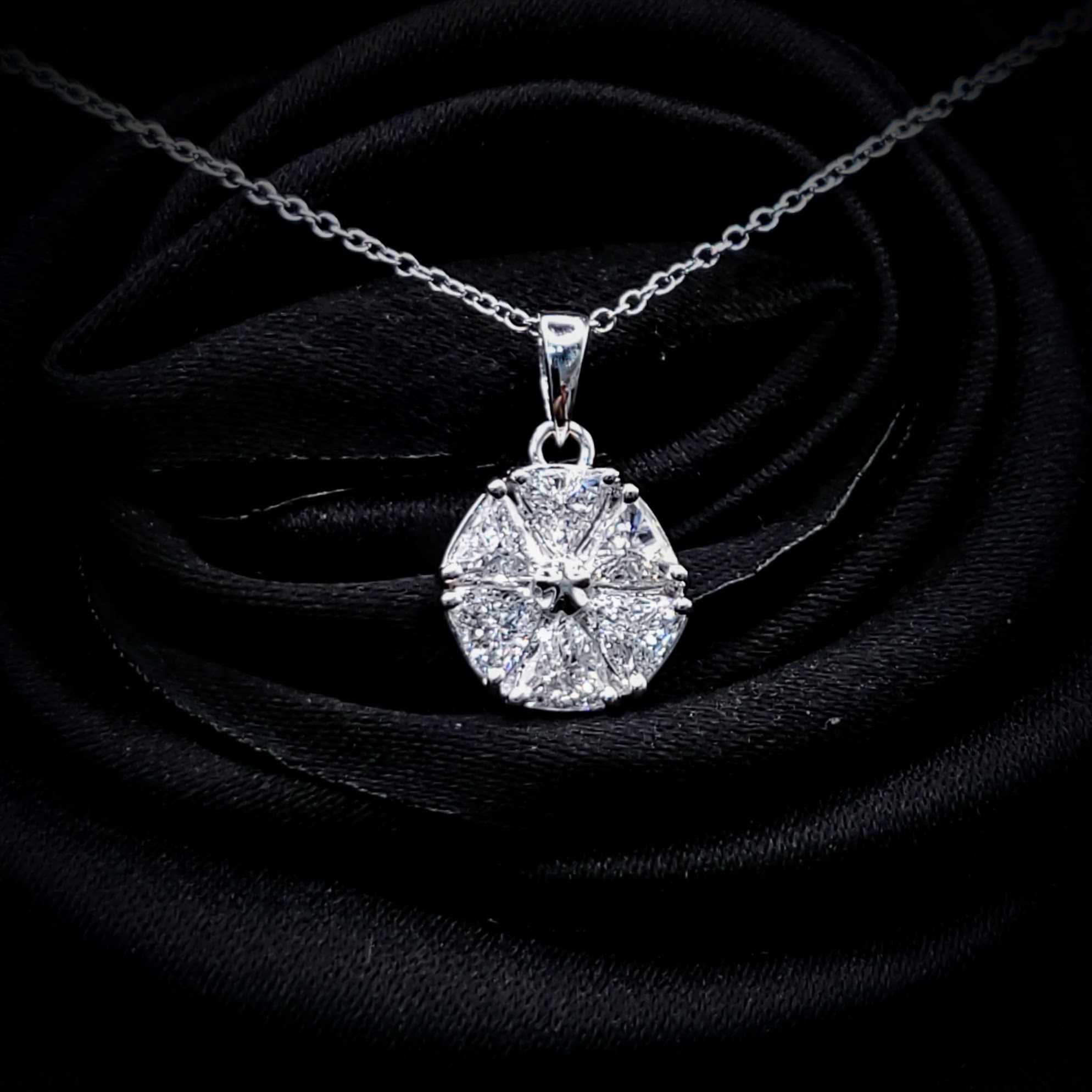 18K White Gold 0.67ct Triangle Cut Diamond Pendant