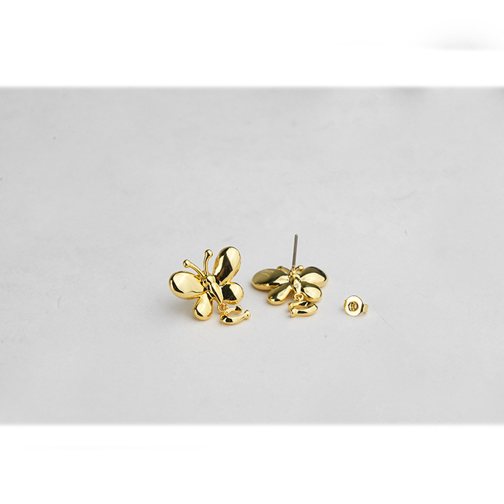 【COACH】C Logo 及蝴蝶造型針式耳環(金色) CBB27 GLD