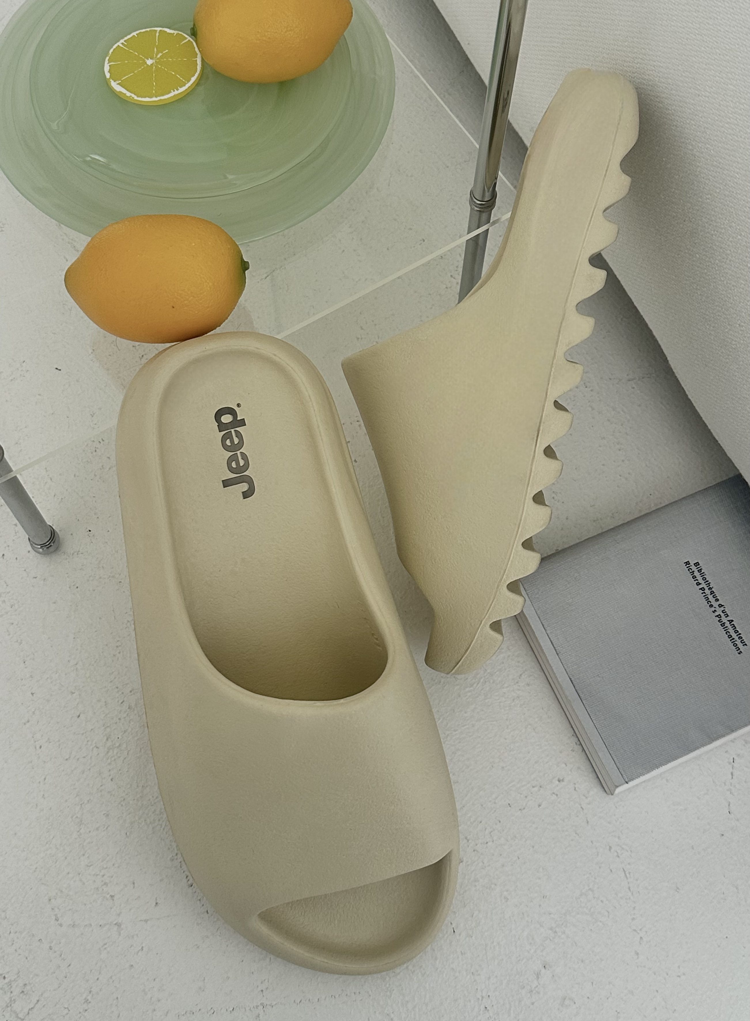 JEEP 拖鞋 防水 透氣 止滑 鋸齒 四色 男女同款 Yeezy Slide 平替款