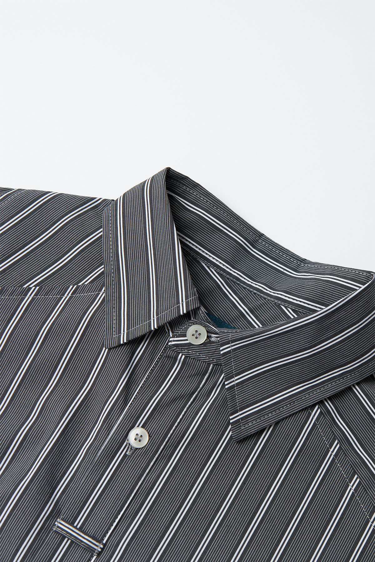 FUMBLE 灰間條子裇衫