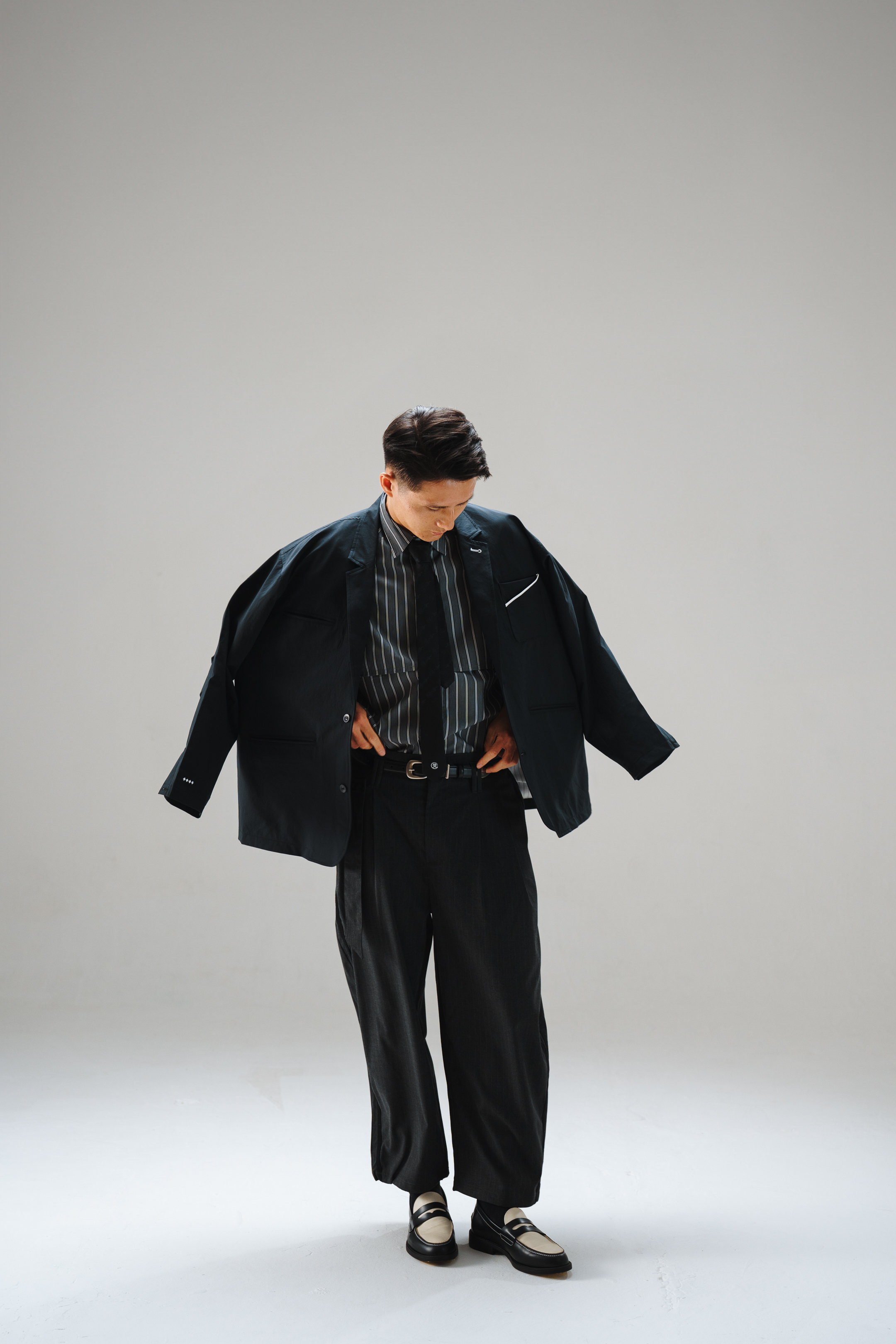 FUMBLE 灰間條子裇衫｜灰白直間