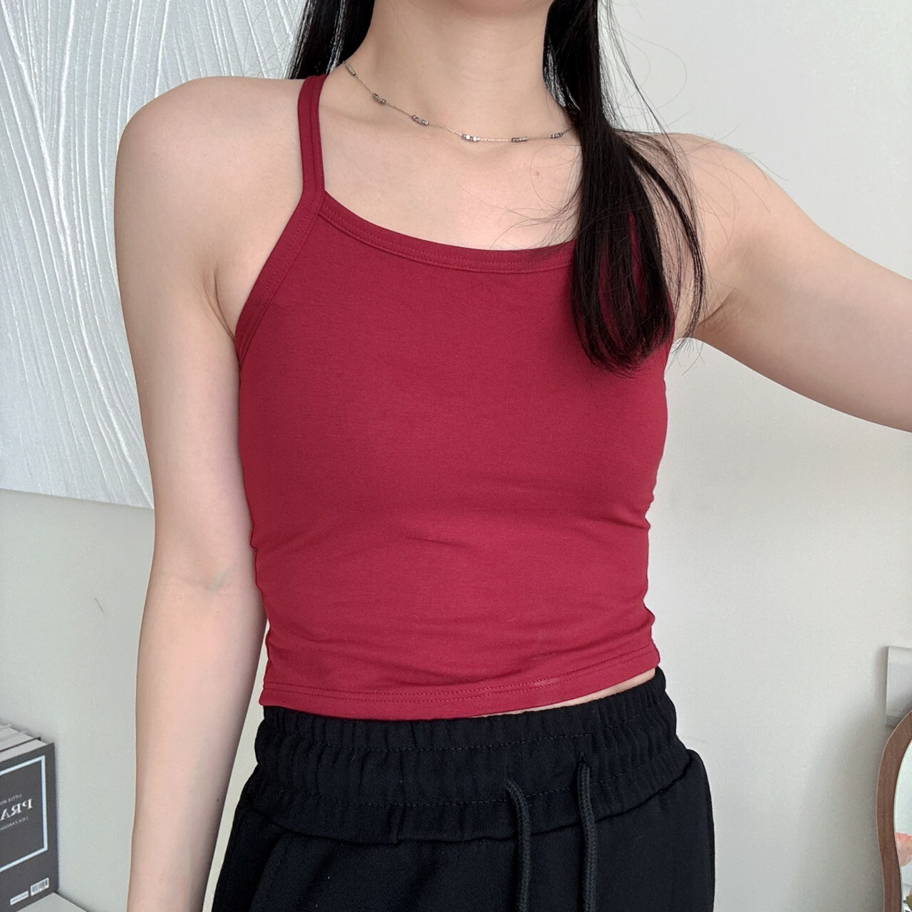 後開衩小辣妹（bratop）（現貨）