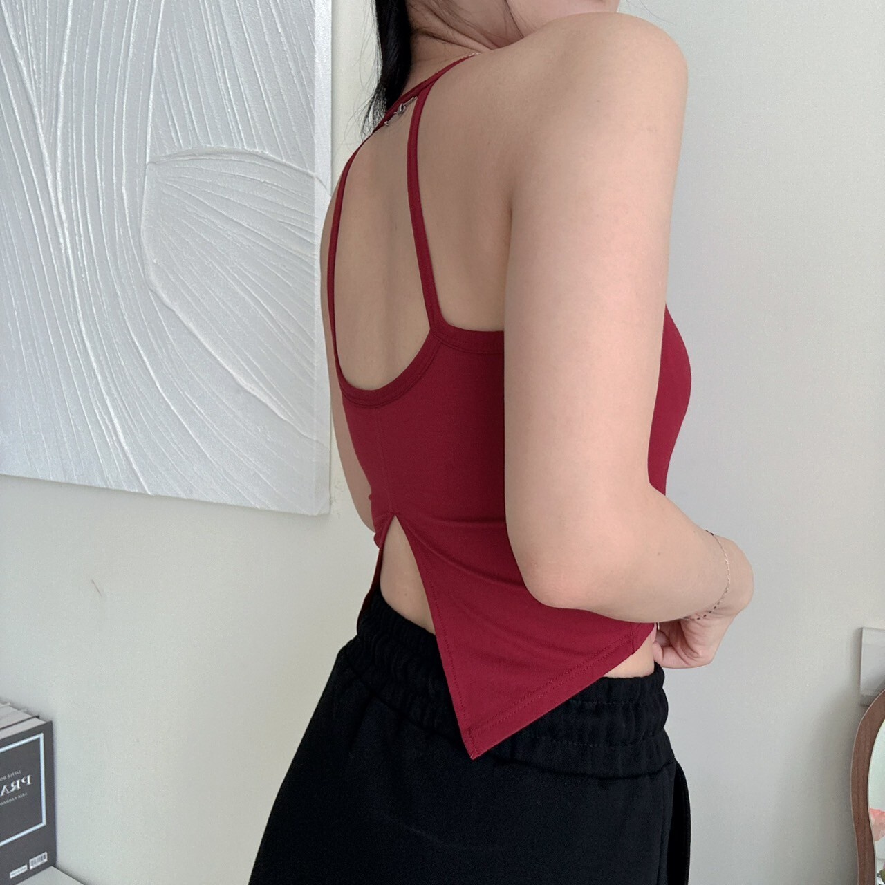 後開衩小辣妹（bratop）（現貨）