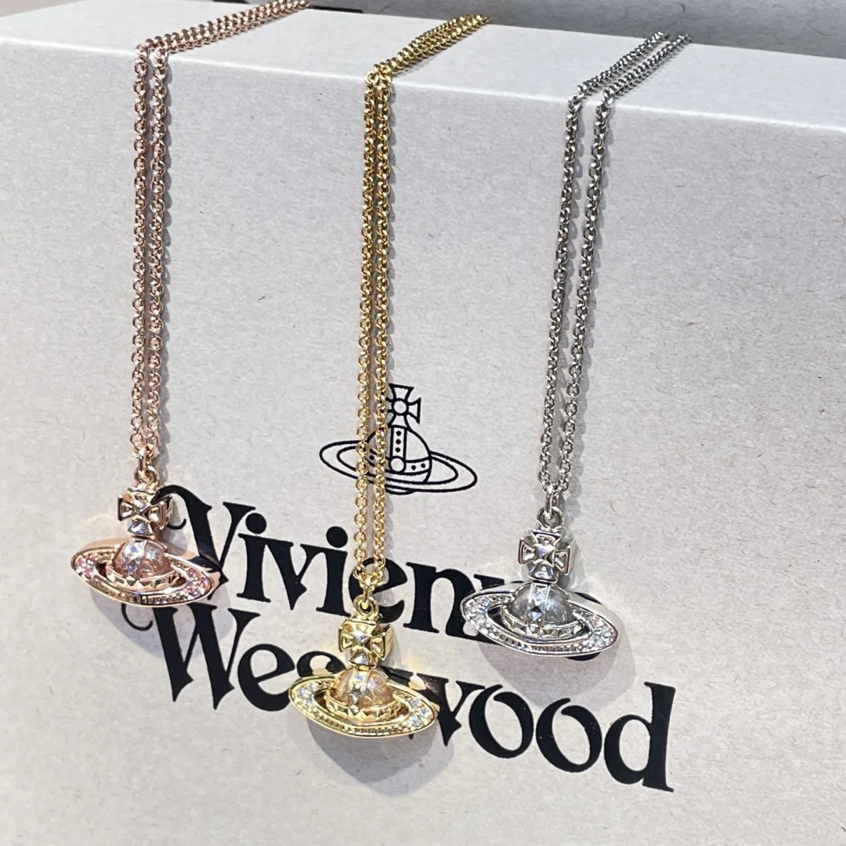 アクセサリーその他 Vivienne Westwood Pina Small Bas Relief Pendant Silver Silver Pina Small Bas Relief Pendant Necklace by Vivienne