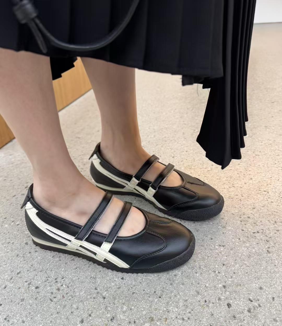 JU4301 牛皮Tiger款瑪麗珍鞋