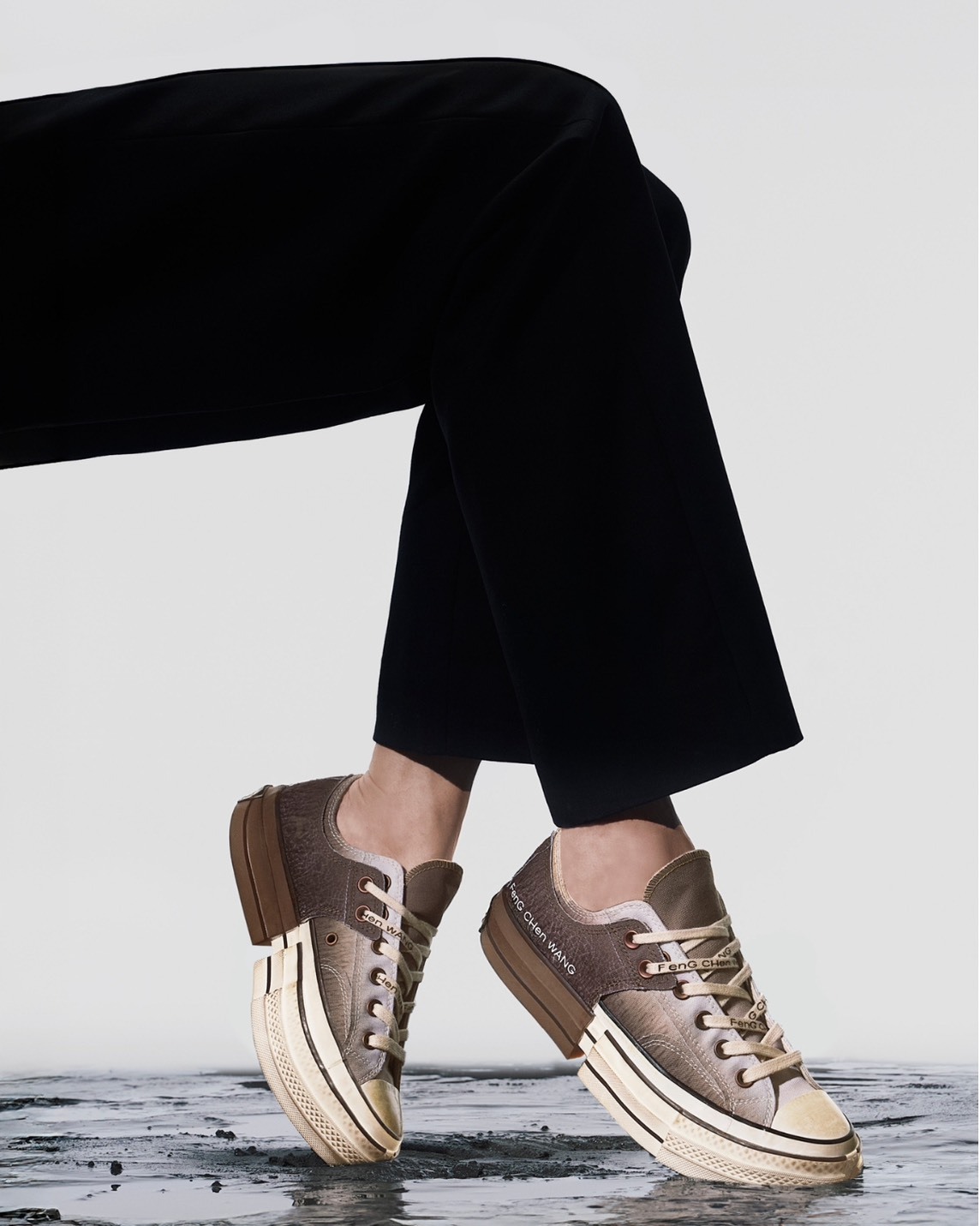 Converse x 冯晨曦 聯名棕色帆布鞋