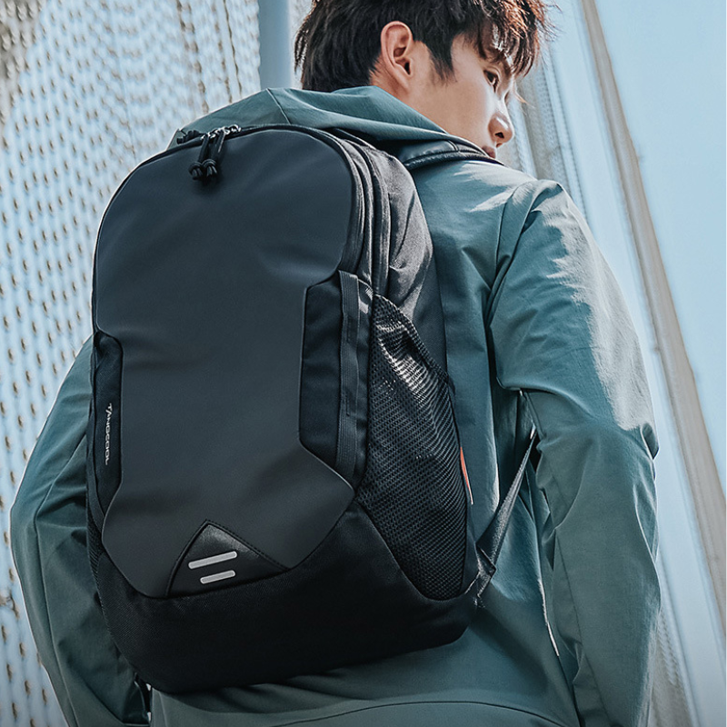 Piccoloo│黑曜盾筆電背包