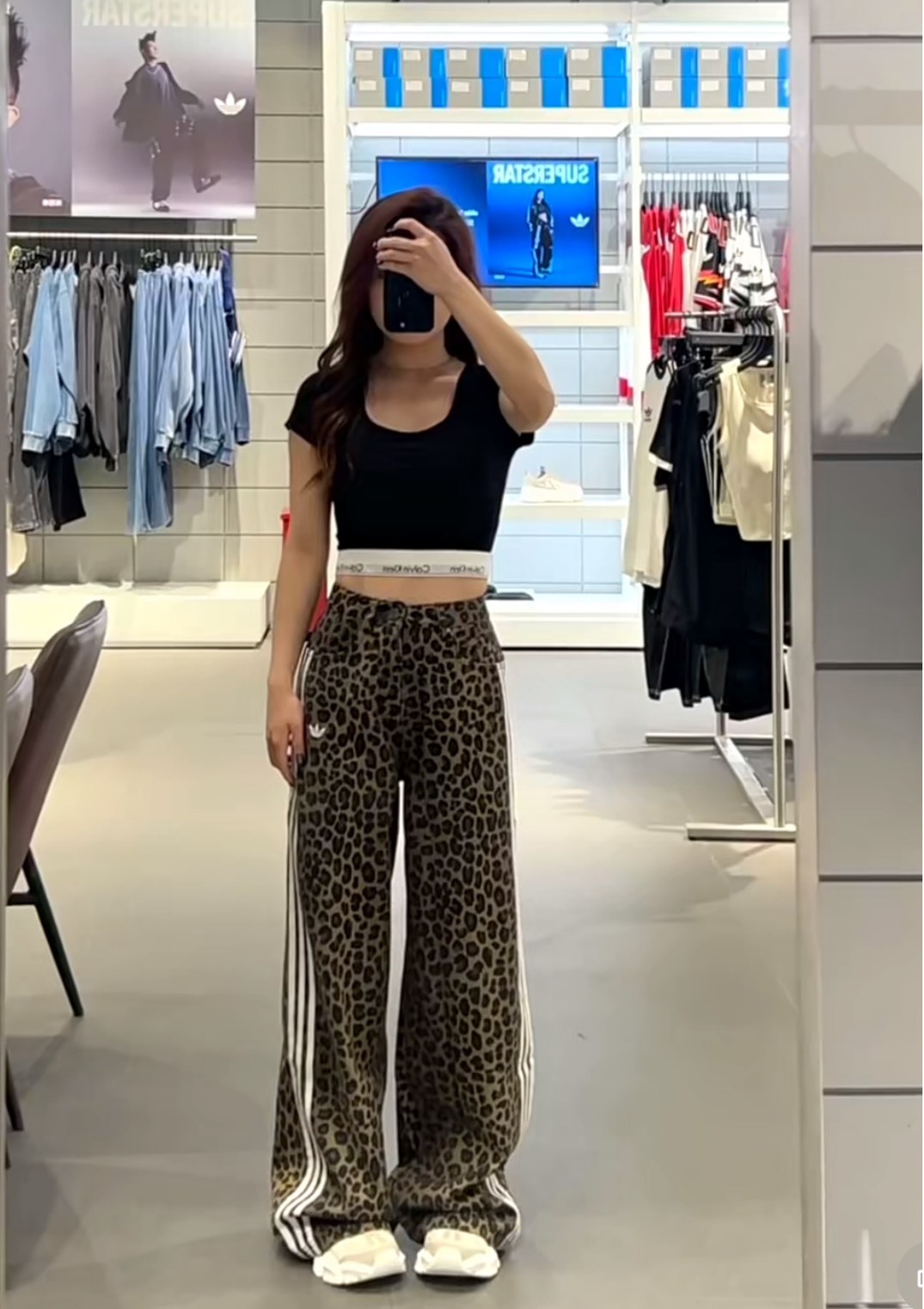 adidas 豹紋印花寬鬆運動休閒褲 女款