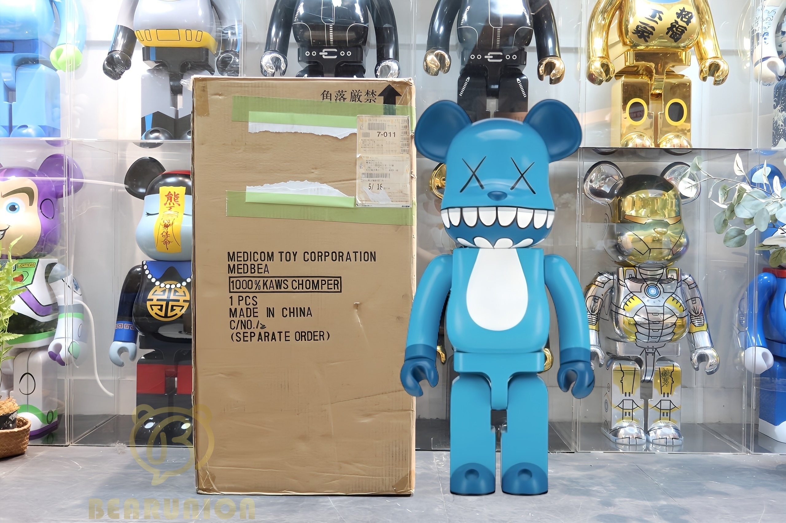 🥇現貨🥇KAWS, BE@RBRICK Chompers 1000%, 2003