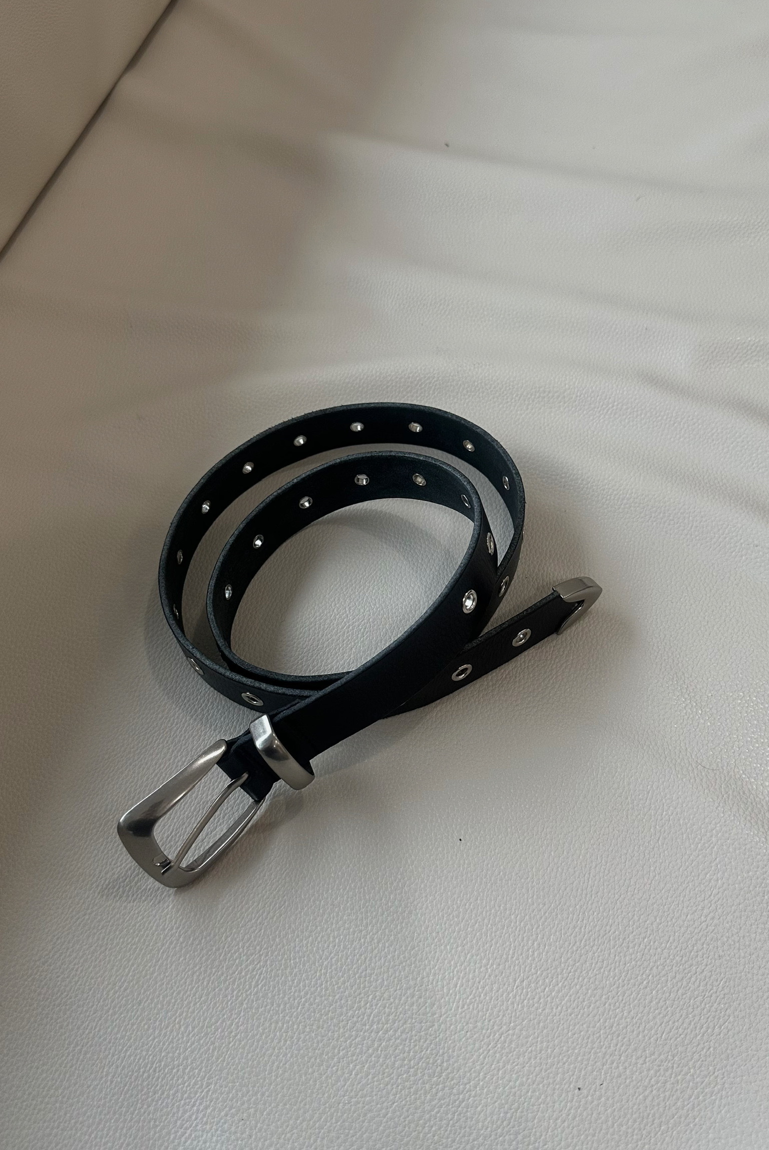 金屬孔洞皮帶（必買）