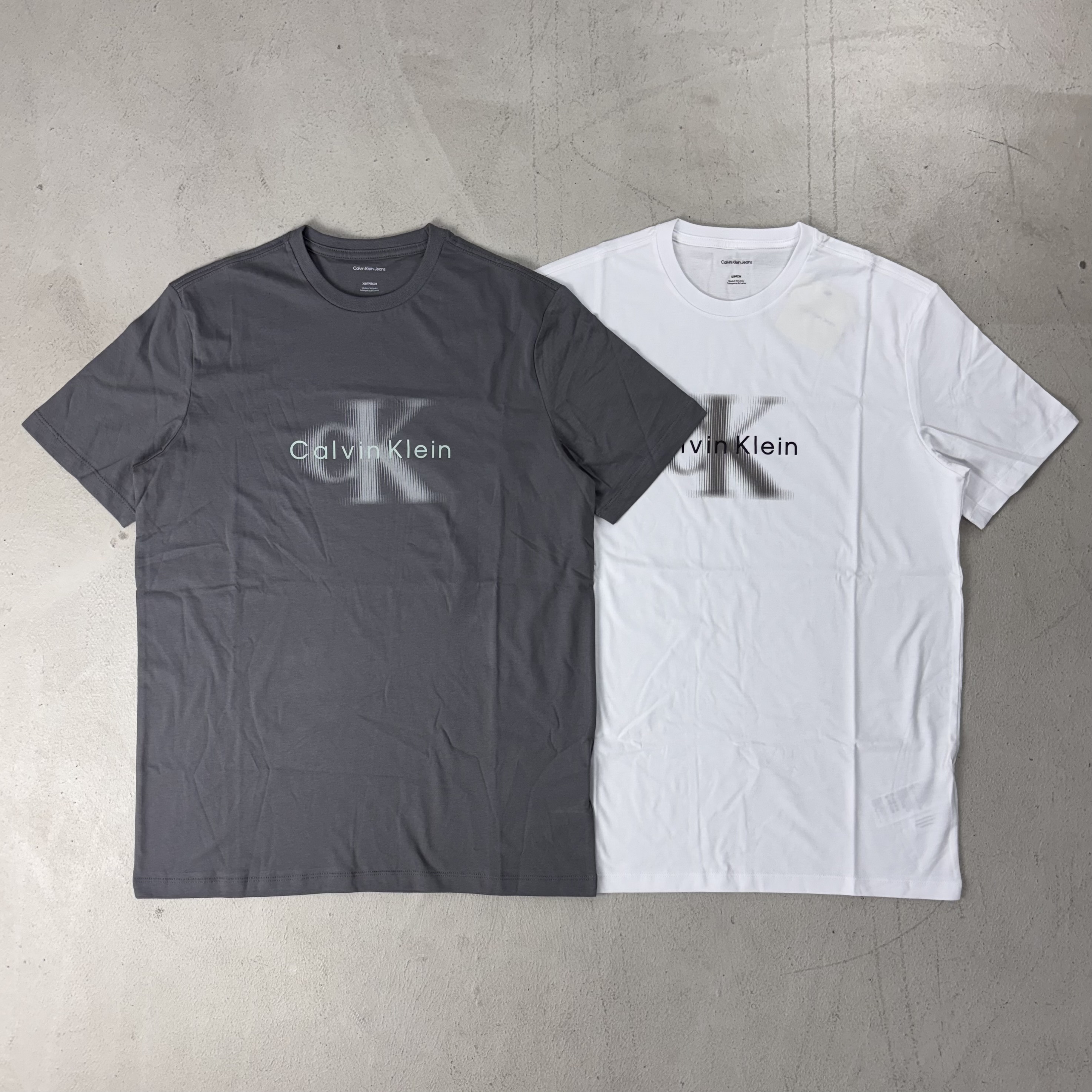 Calvin Klein 模糊LOGO短袖 灰/白