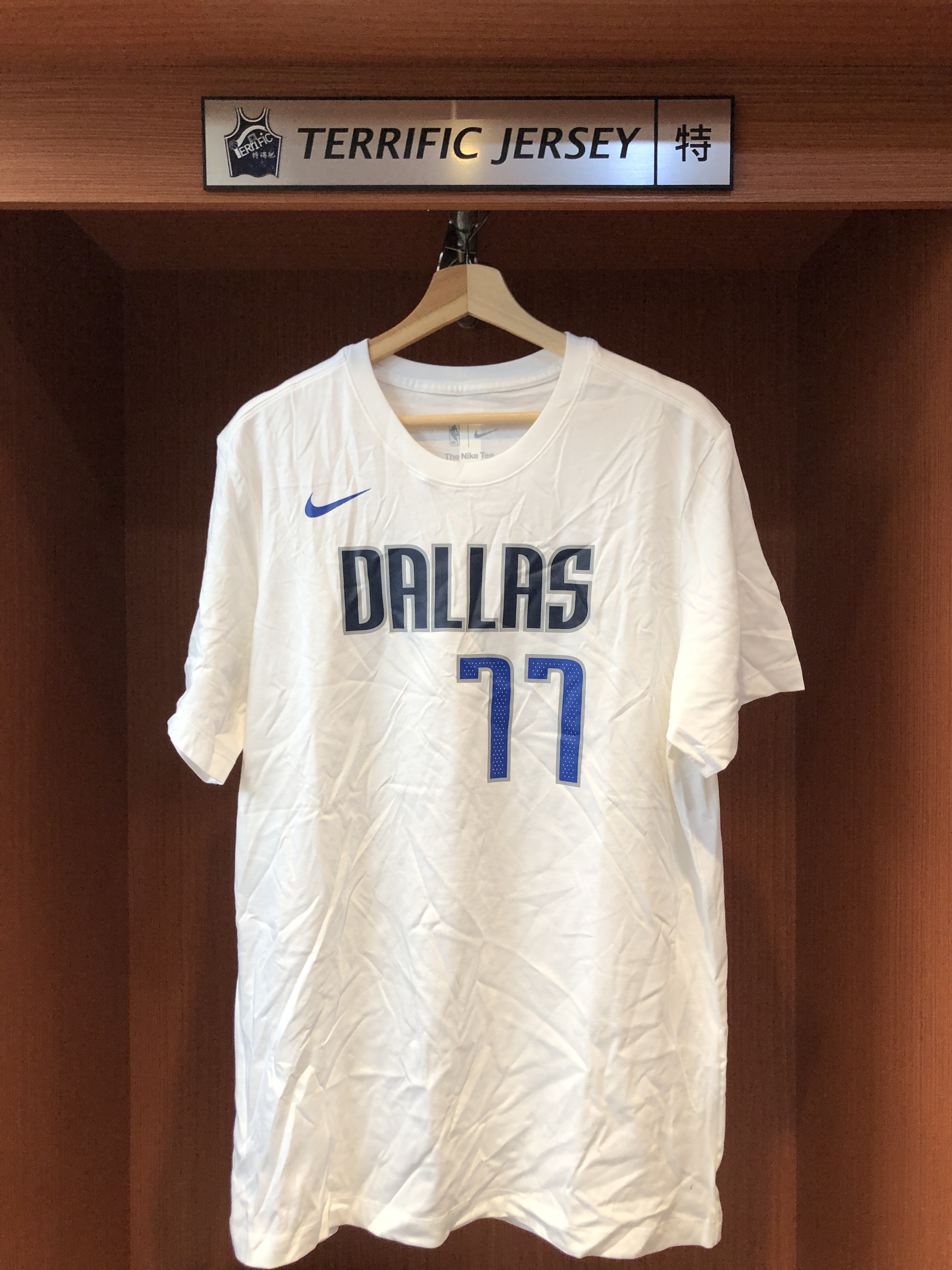 NBA短袖 Luka Doncic 達拉斯小牛白 Association Nike Player Name Tee 棉質短袖 全新