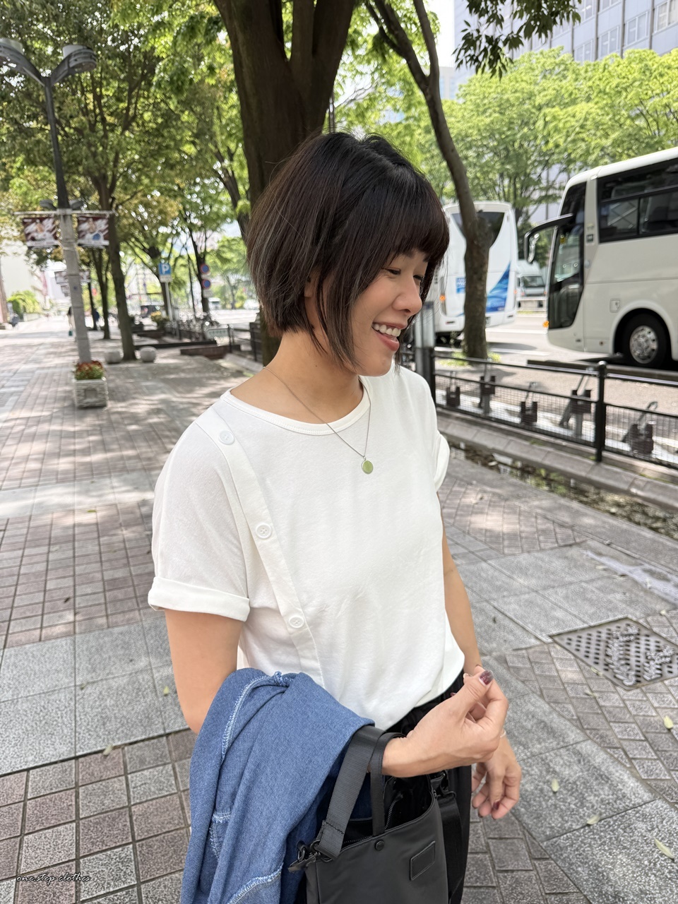正韓百搭斜釦設計素T (白)