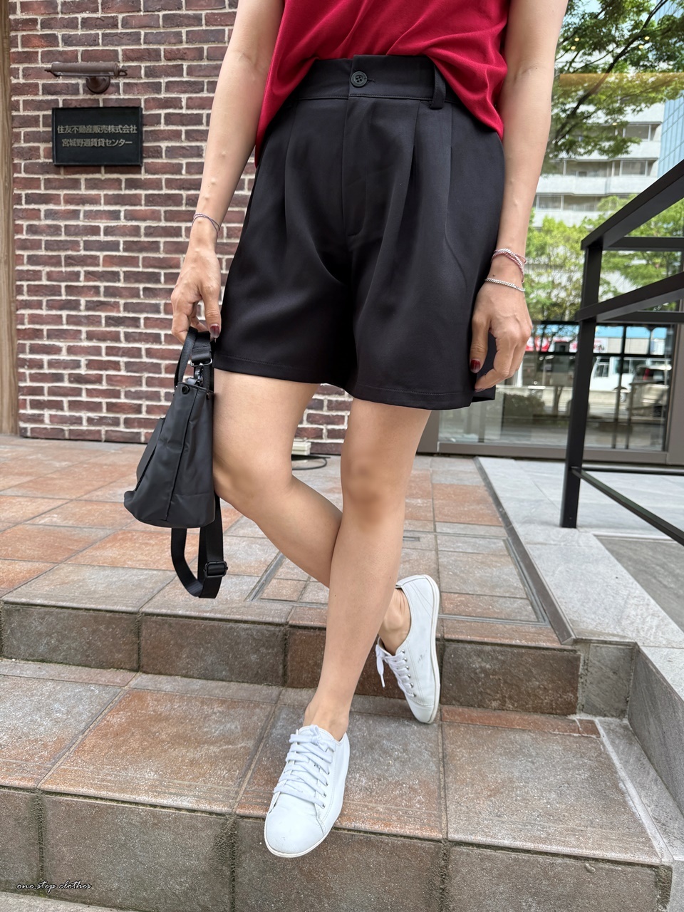 正韓挺版壓摺超顯瘦A字短褲 (黑)