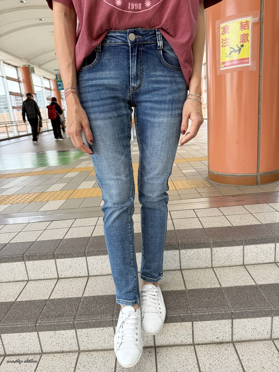 正韓水漾淡藍顯瘦修身牛仔褲