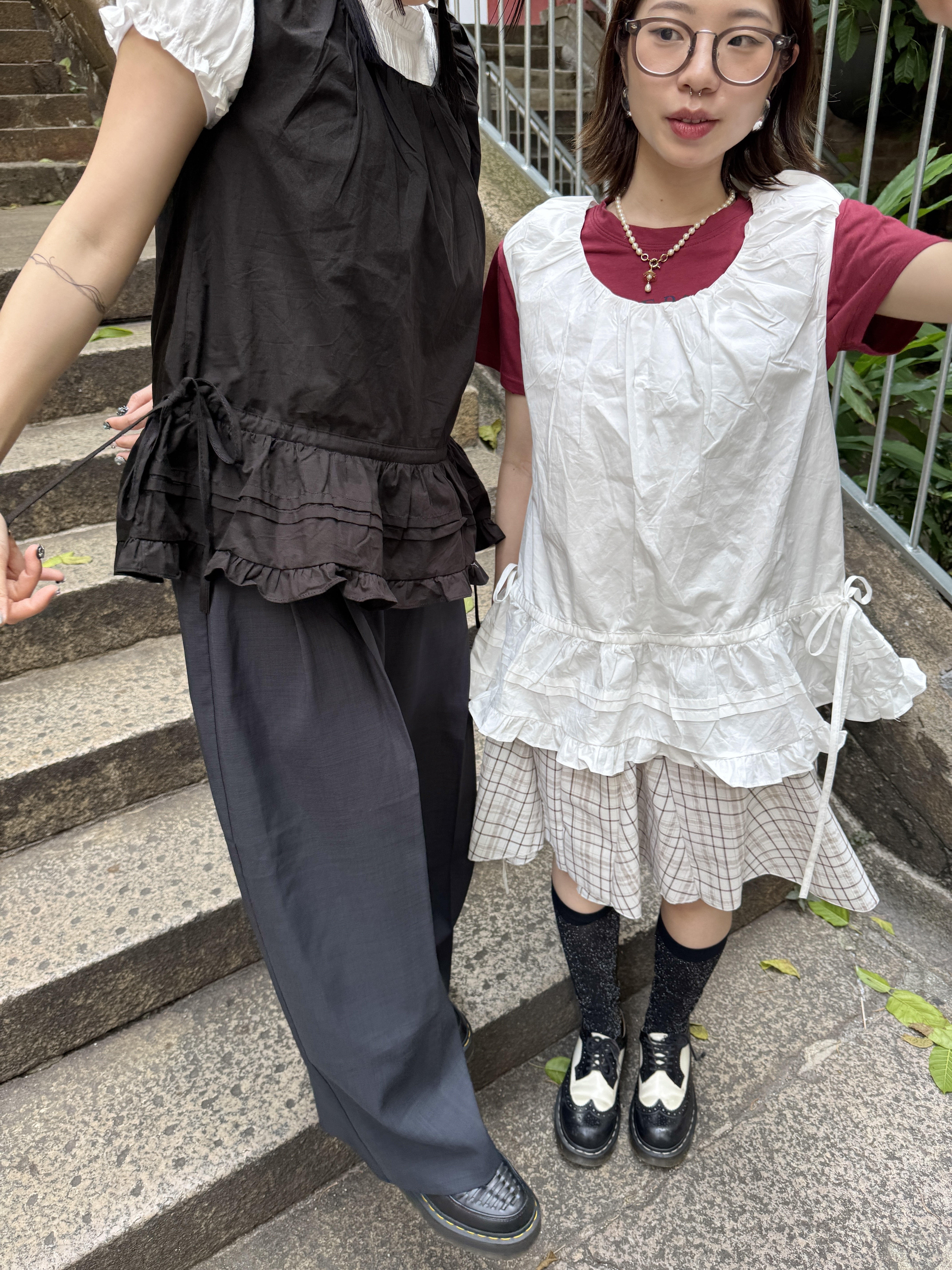 橡根肩帶束腰花邊blouse