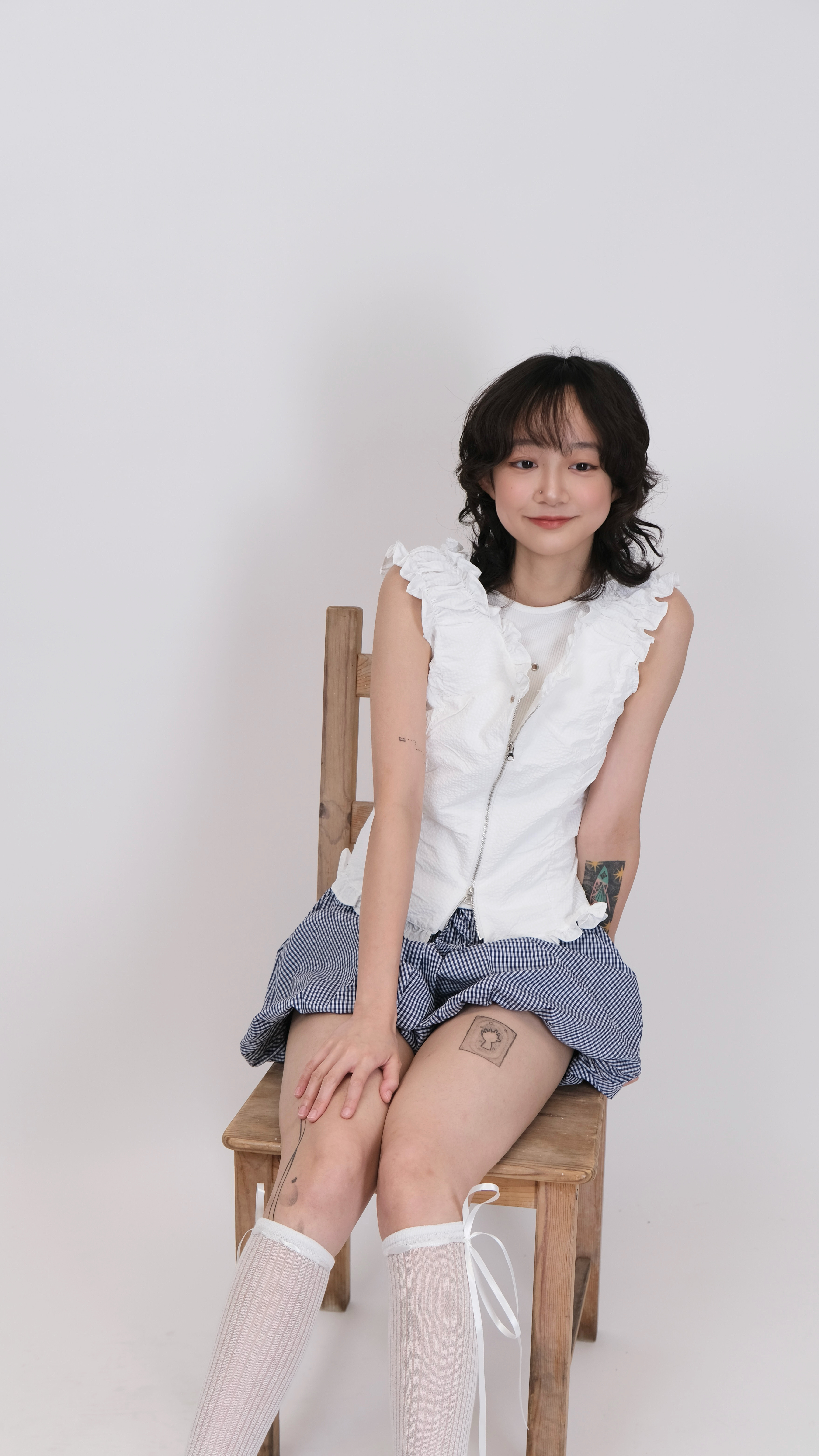 自留!木耳邊拉鏈修身blouse