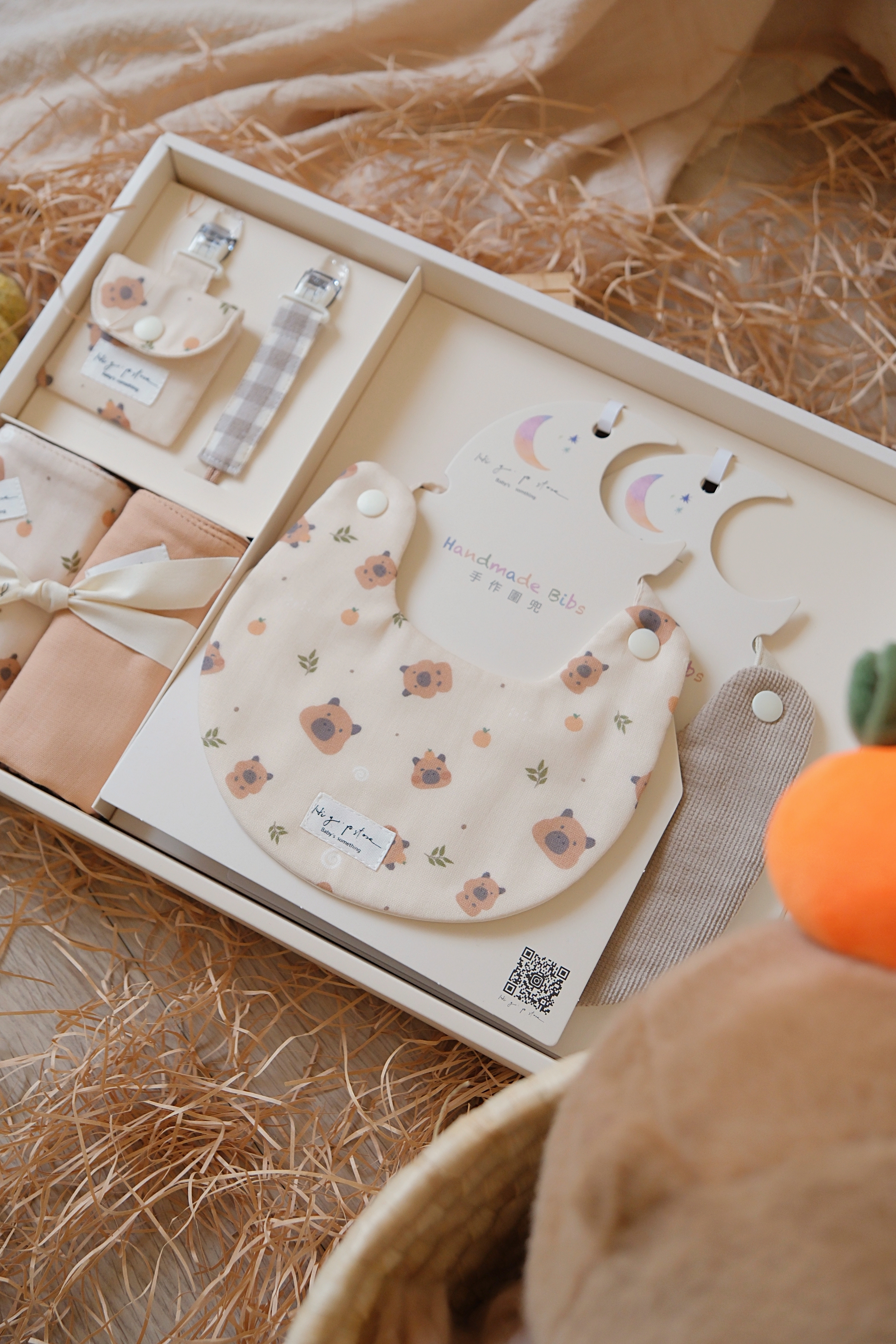 Hi Y.P store-彌月禮盒必備組-獨家設計-卡皮巴拉