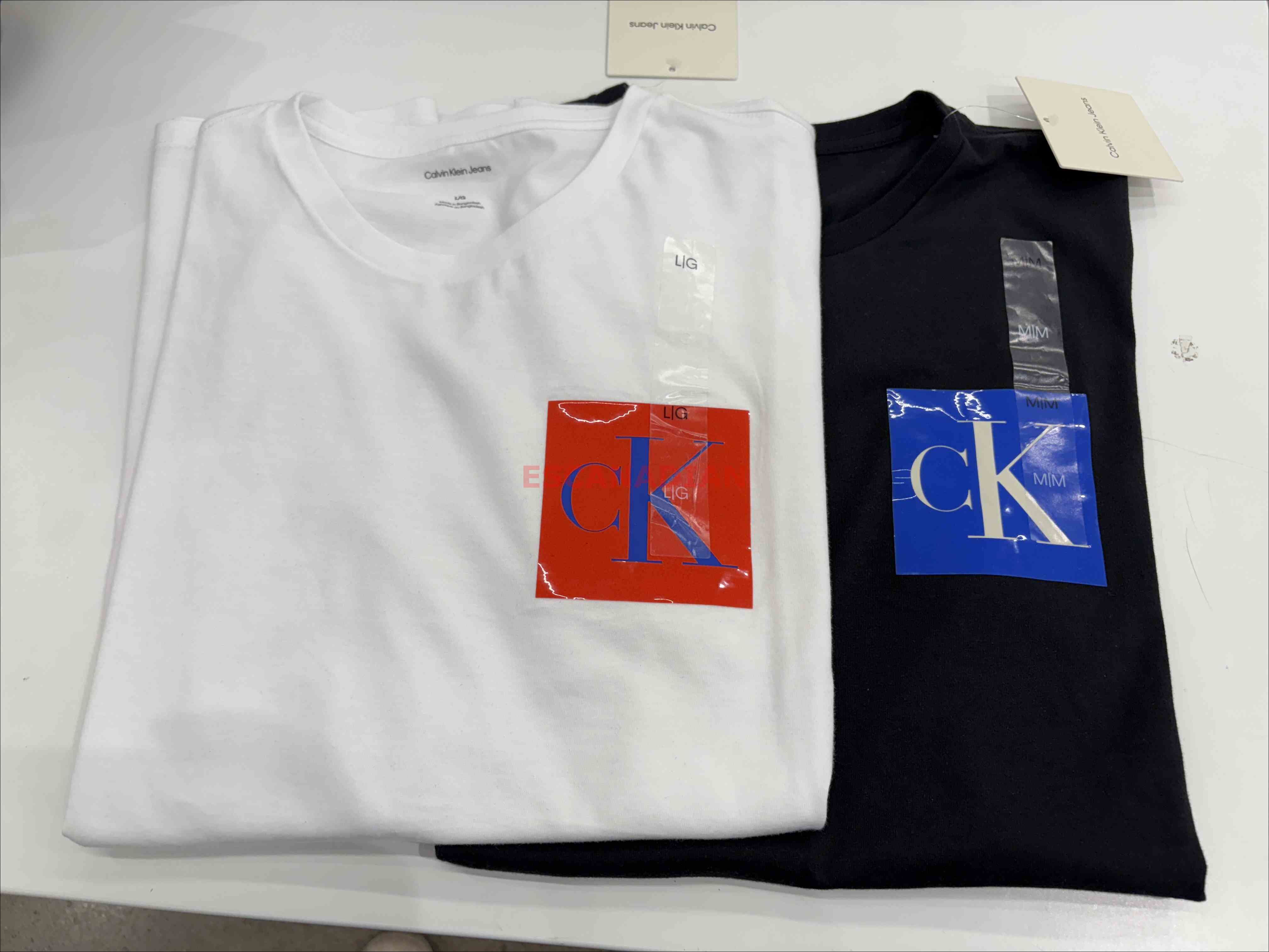 CK 男大人 胸口字樣 短TEE (2色)