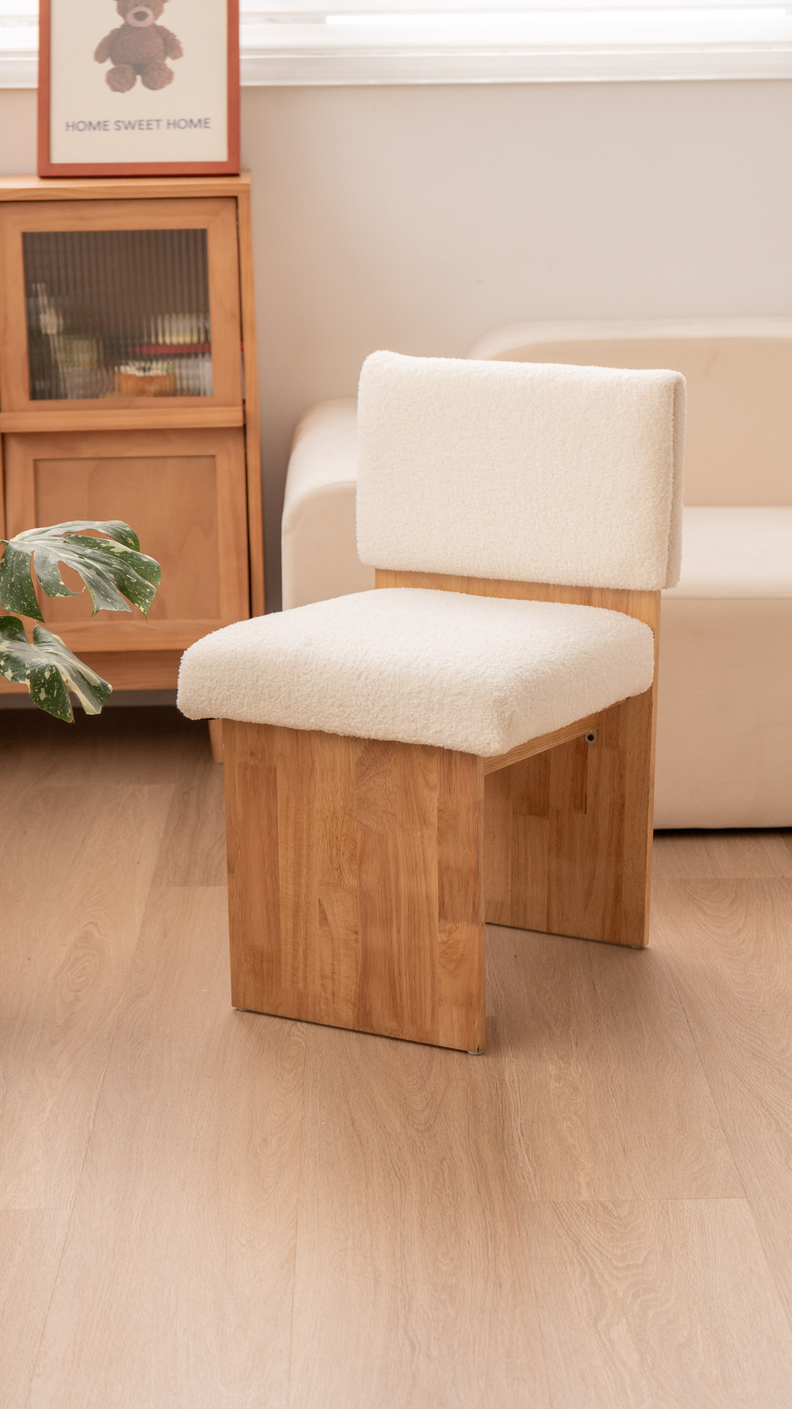 極簡木質羊羔絨椅