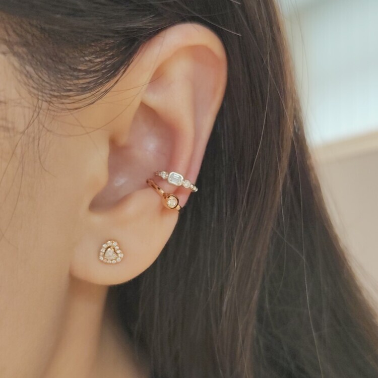 祖母綠形及圓形鑽石耳扣