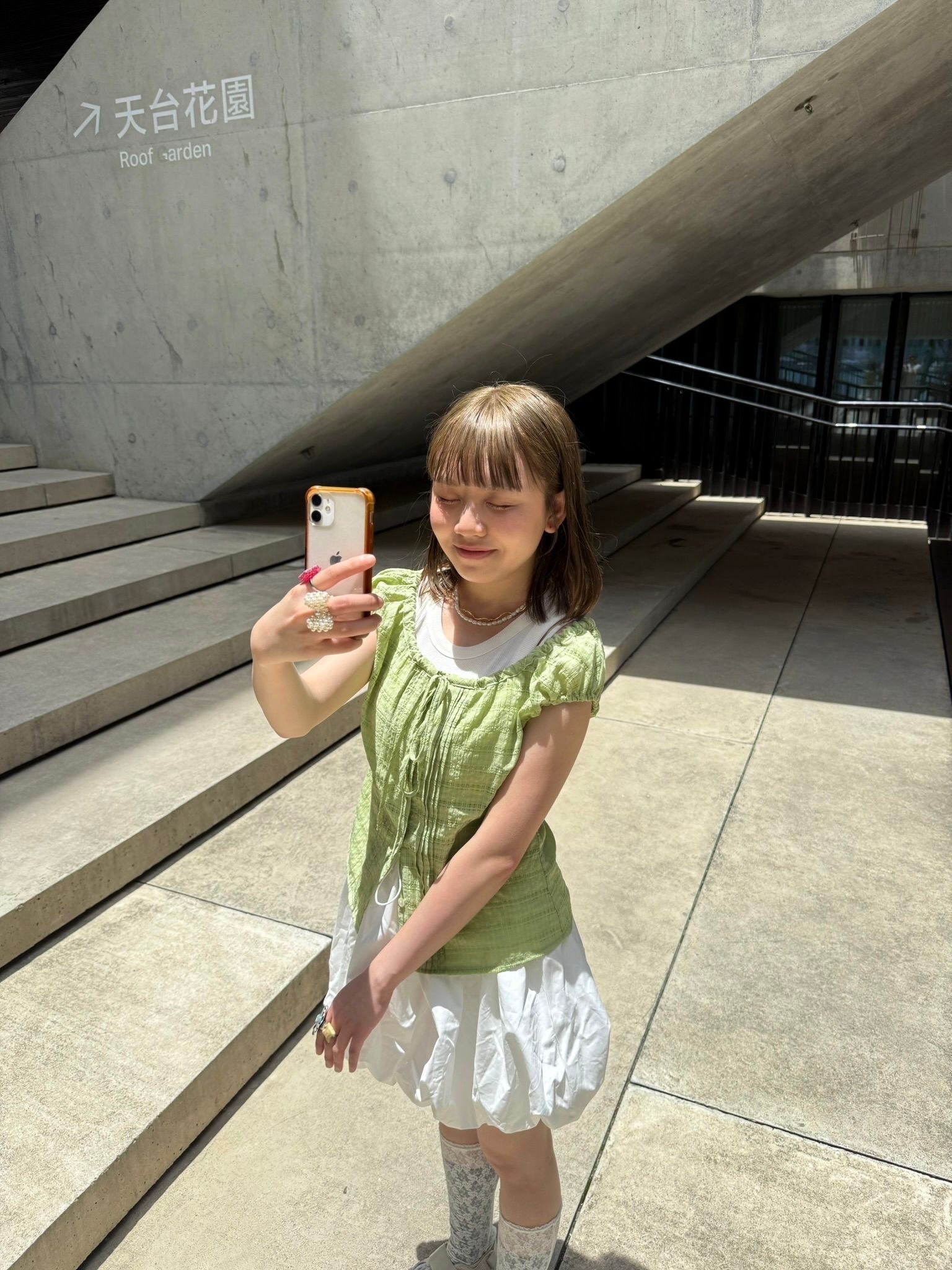 暗格紋韓系鎖骨blouse