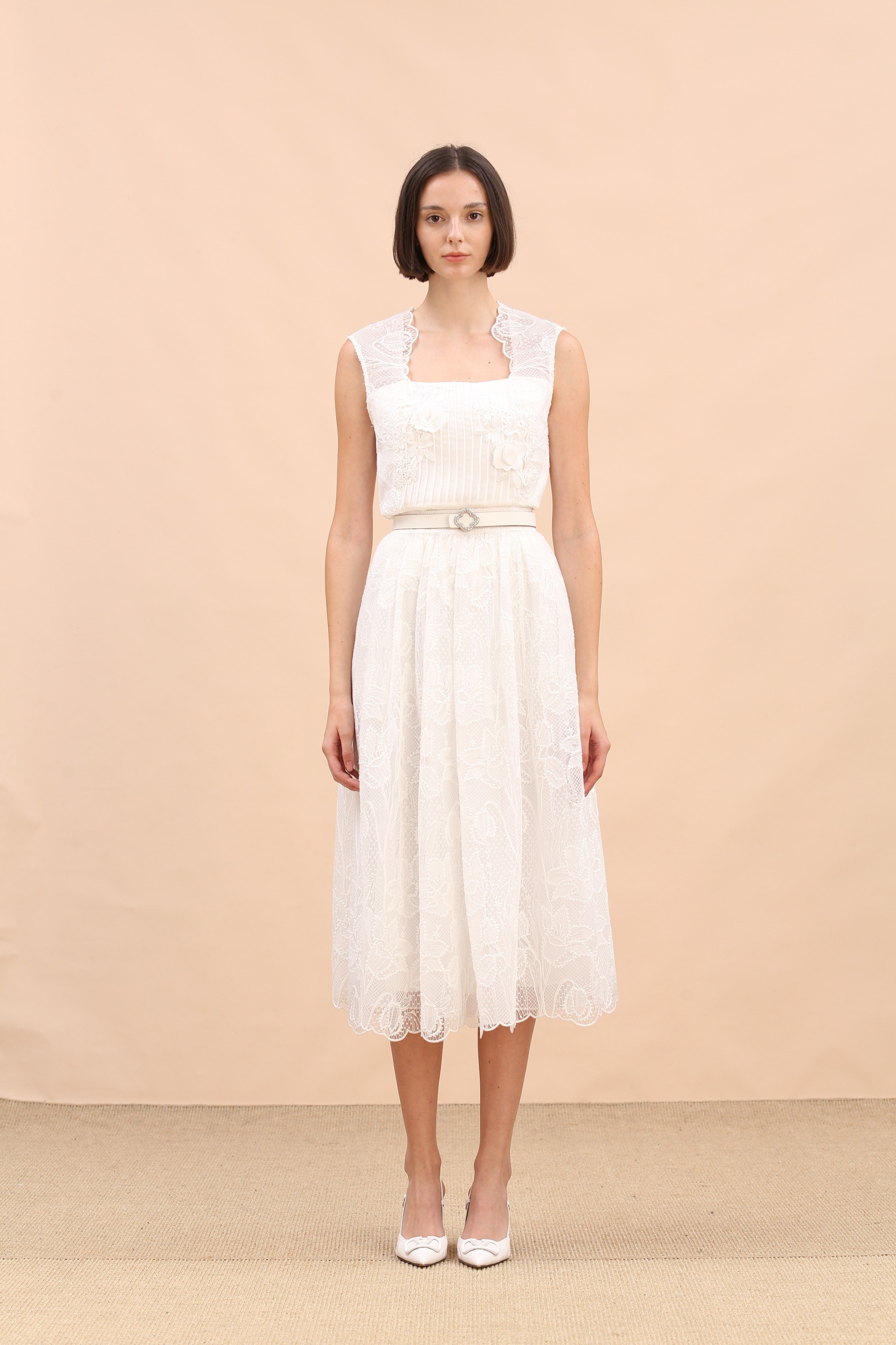 BE10119A1 刺繡蕾絲馬甲上衣