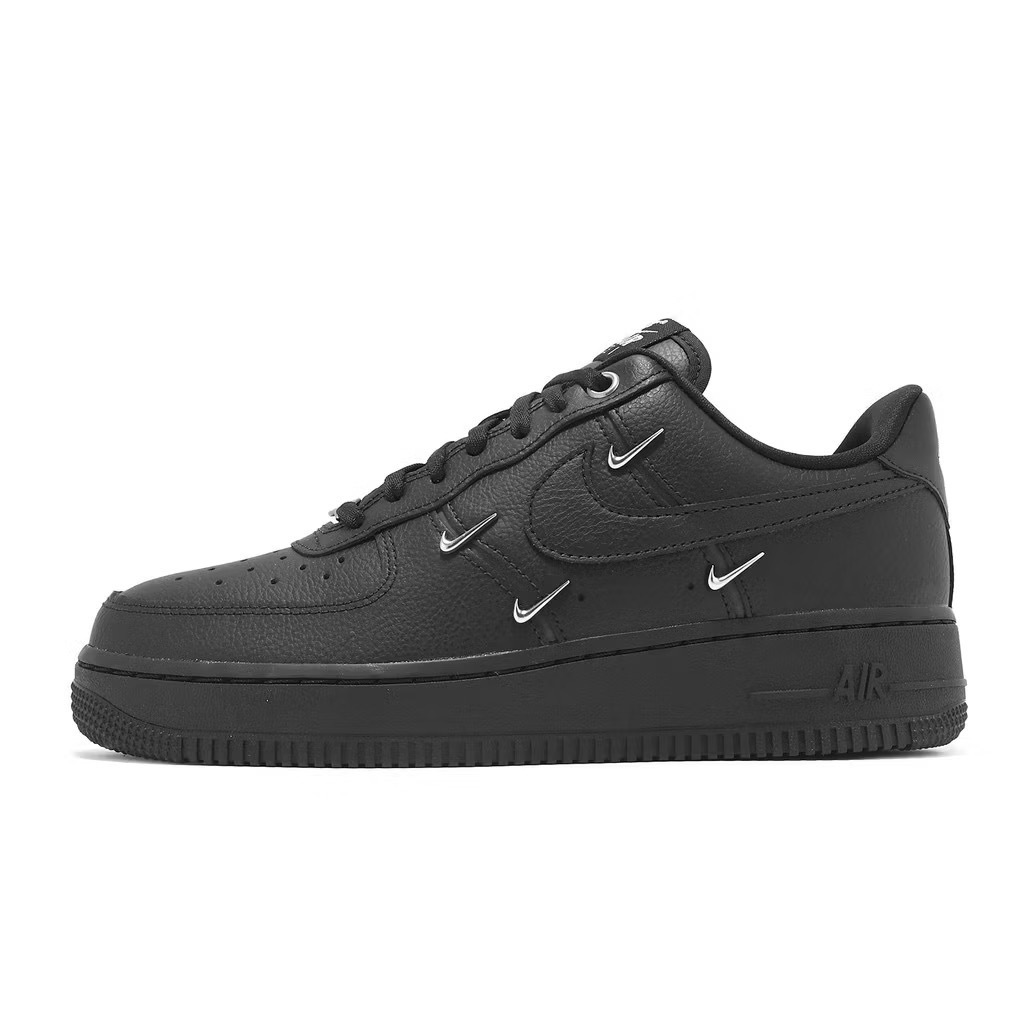 Nike Wmns Air Force 1 07 LX 女鞋 黑 金屬小勾 HQ1180-001