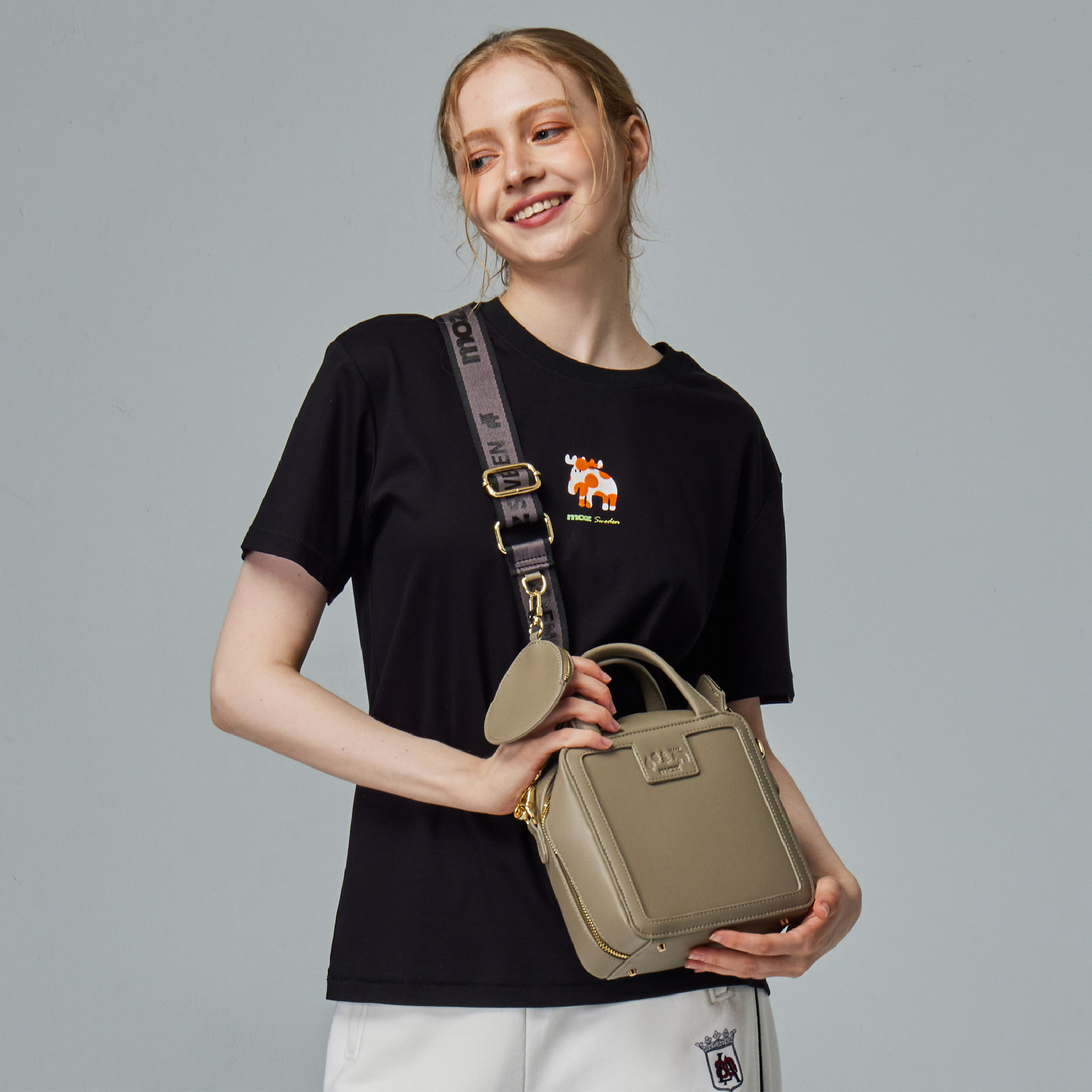 moz瑞典 植絨圓點駝鹿 冰河棉 100%純棉 涼感彈力T恤-經典黑(亞洲版)