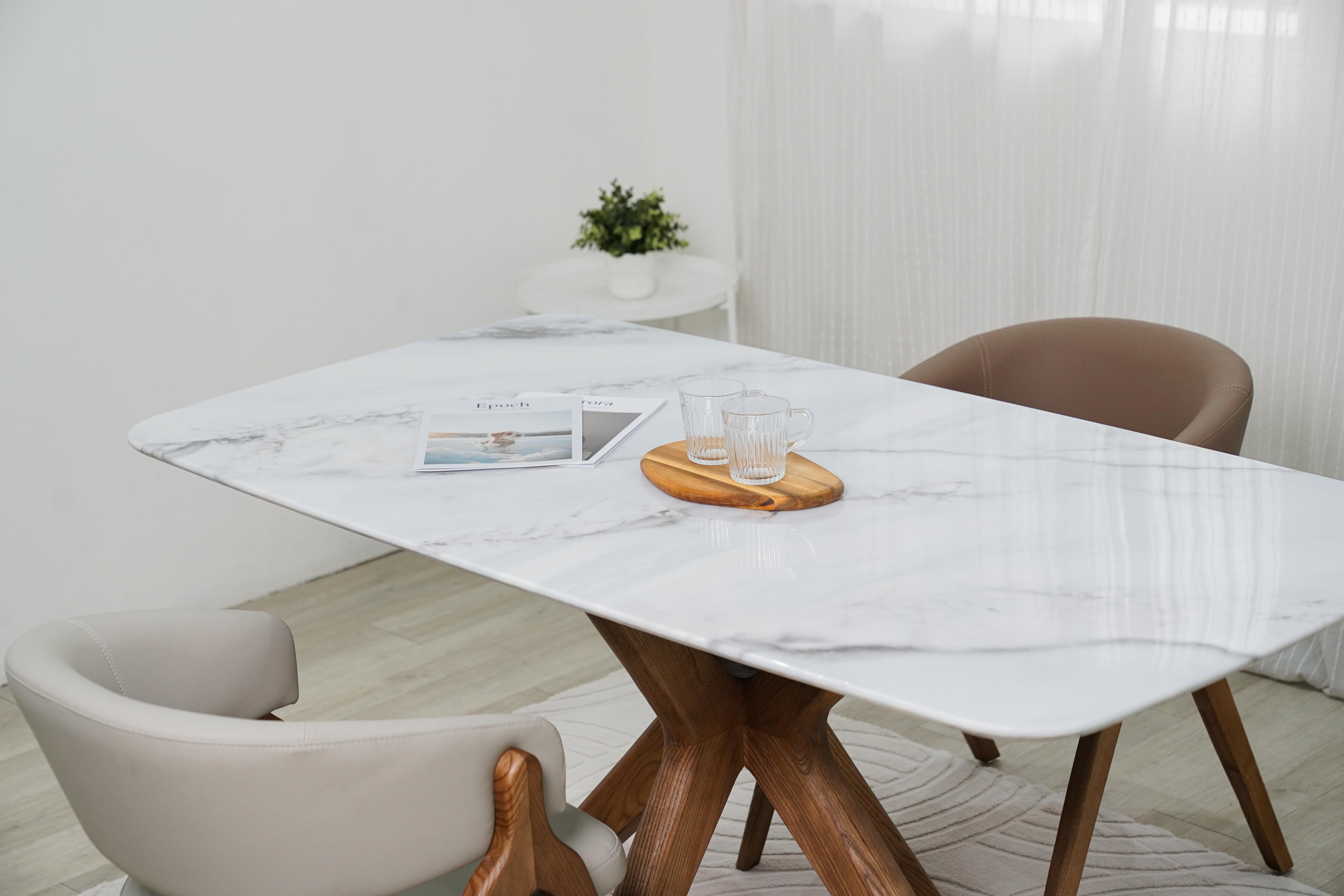 木椿 TA421 餐桌｜大理石 × 實木
