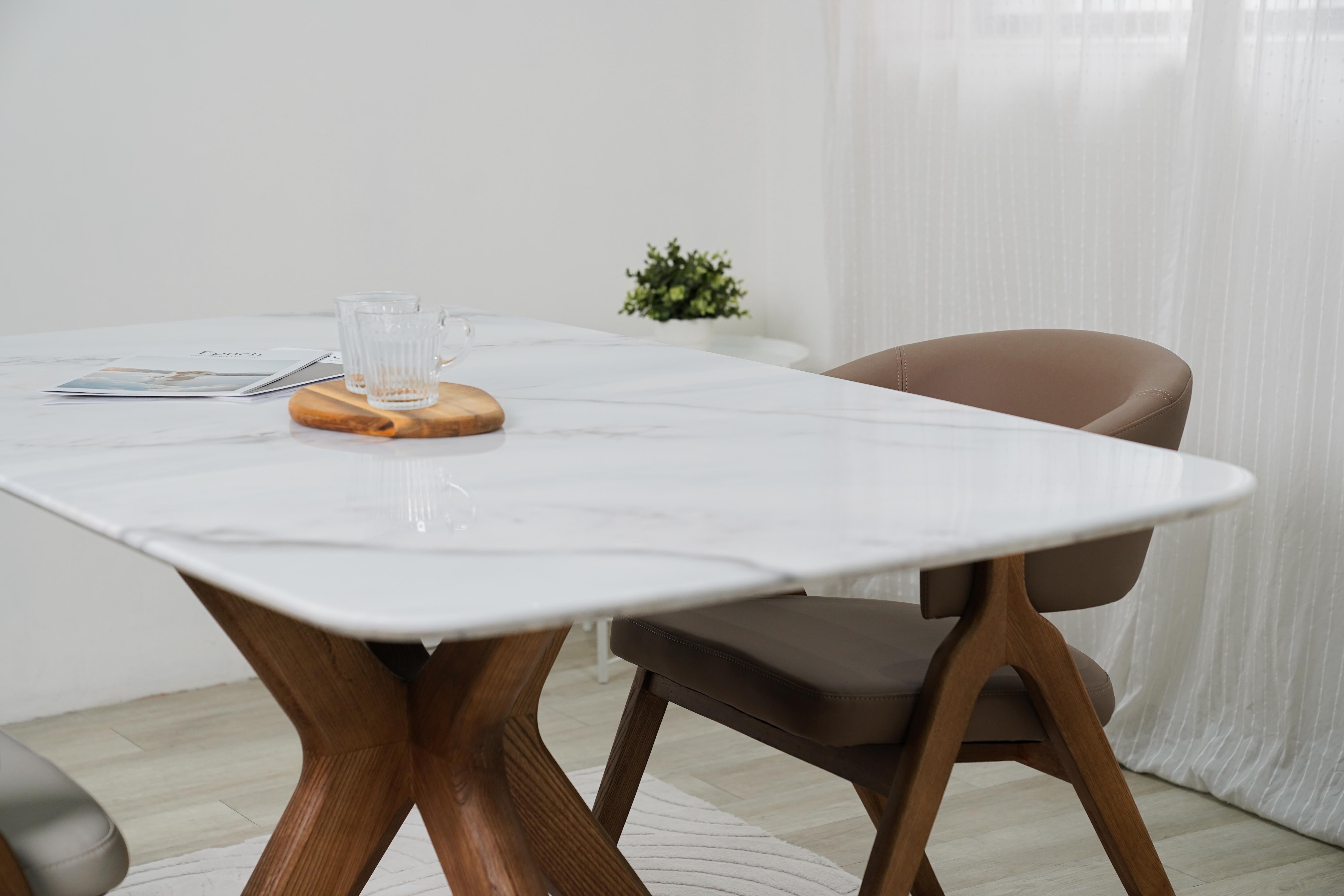 木椿 TA421 餐桌｜大理石 × 實木