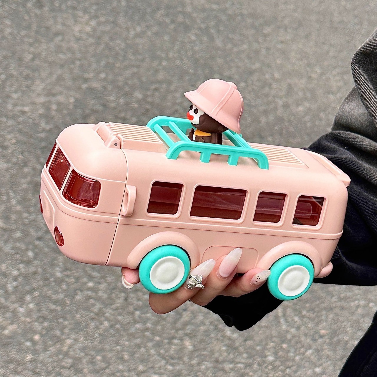 玩偶巴士造型水壺