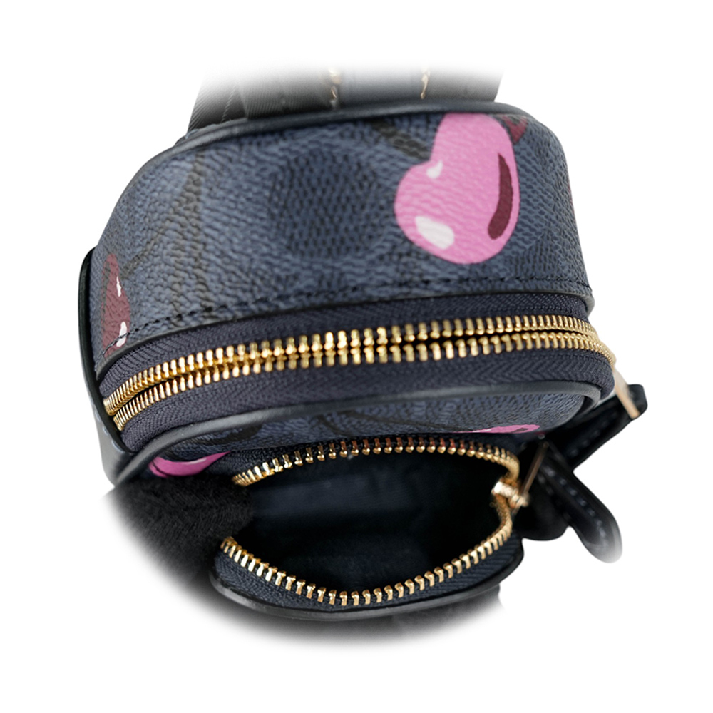 【COACH】Court 櫻桃圖案迷你後背包造型吊飾/鑰匙圈(牛仔藍)CZ086 IMDEI