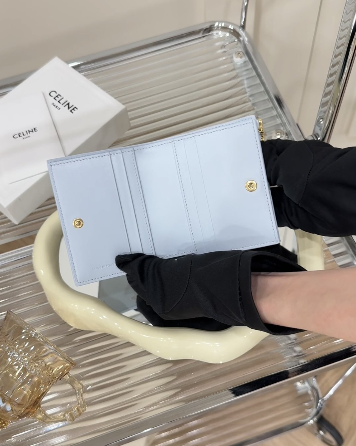 CELINE 粒面牛皮對開短夾 冰川藍