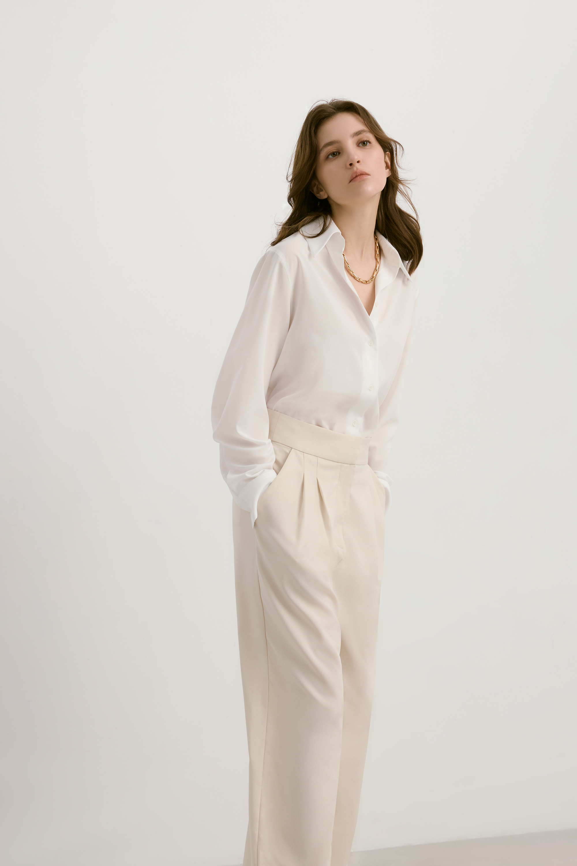 BREE 棉感寬鬆襯衫 女（白色）