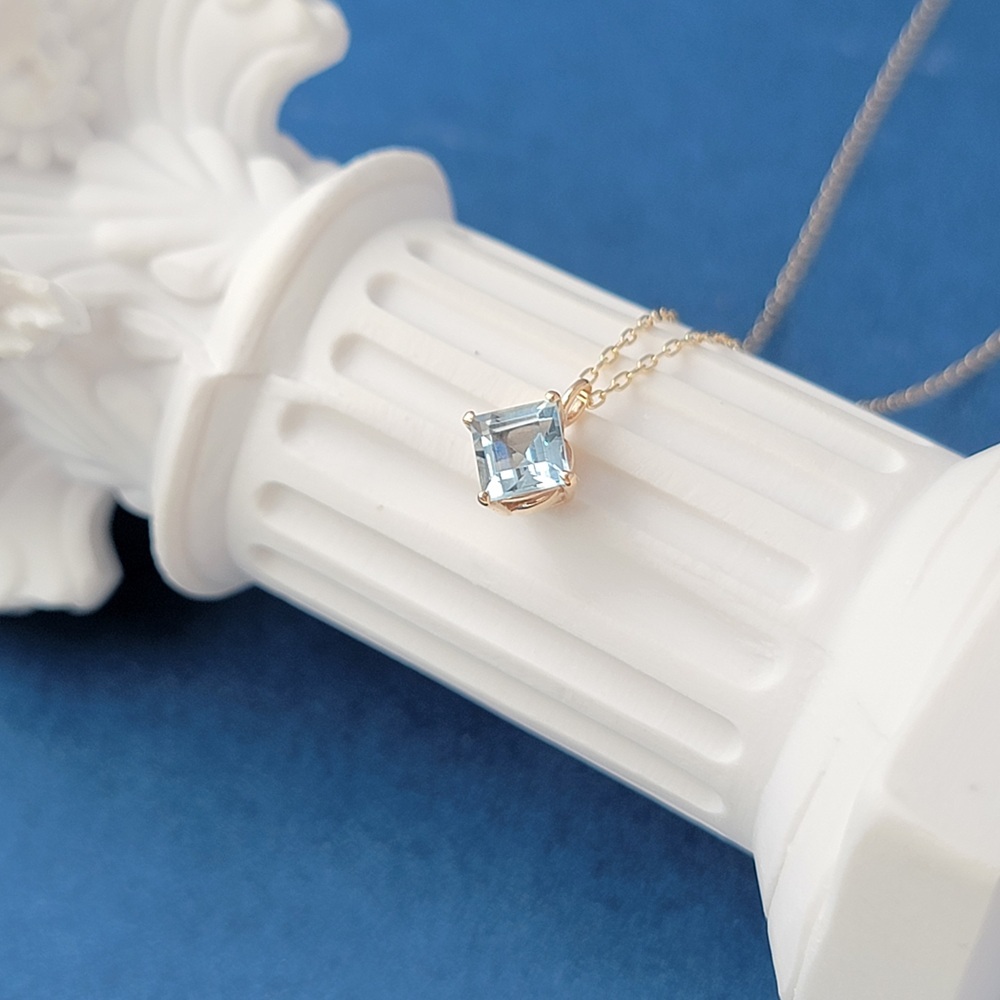 【me.luxe】K10櫻花菱鑲海藍寶鍊