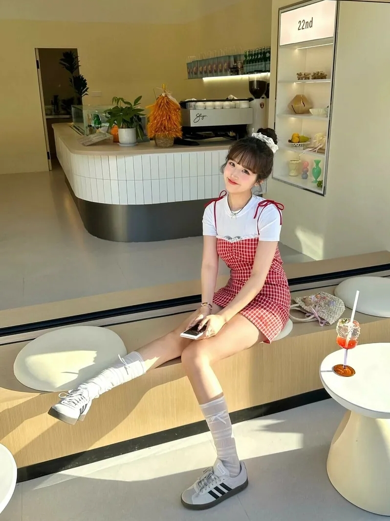 Adidas Neo VL Court 米灰色 黑色 麂皮 焦糖底 復古 板鞋 休閒鞋 德訓鞋 JR2560