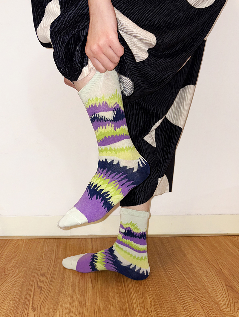[Empty Cones] Lavender Wave Crew Socks