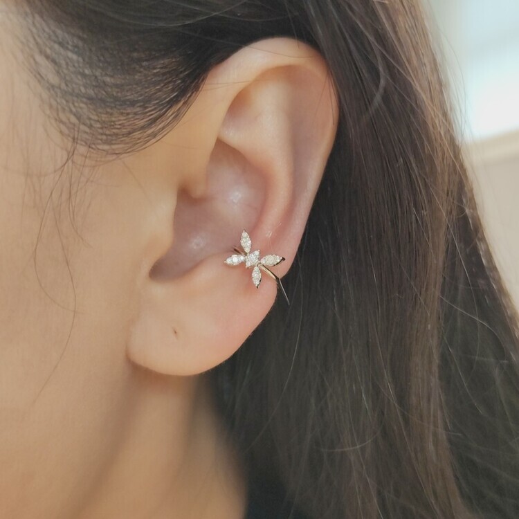 蝴蝶造型鑽石耳扣