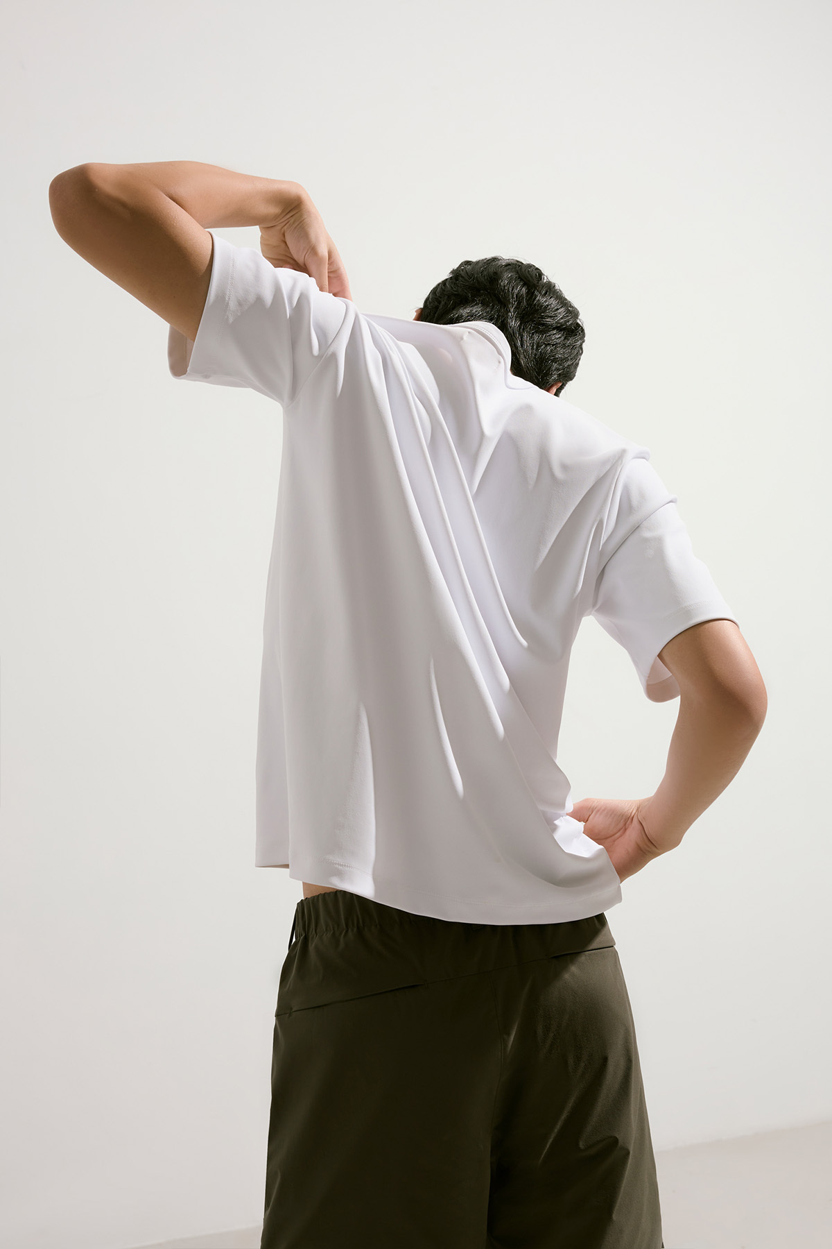 UNIM 短袖T-SHIRT 男（白色）