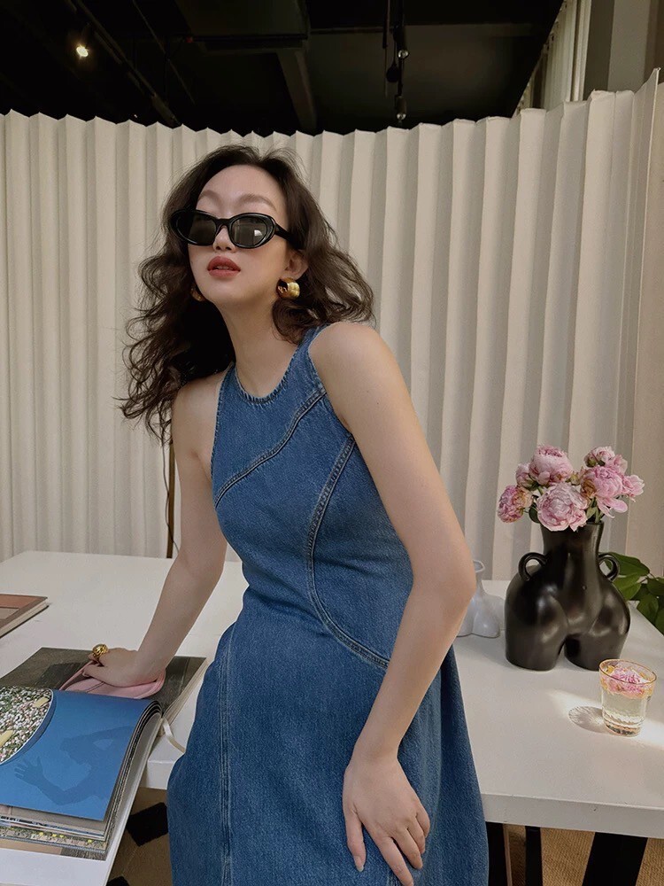 復古簡約後拉鍊削肩圓領牛仔長洋裝XS-L (Elegant & Love)