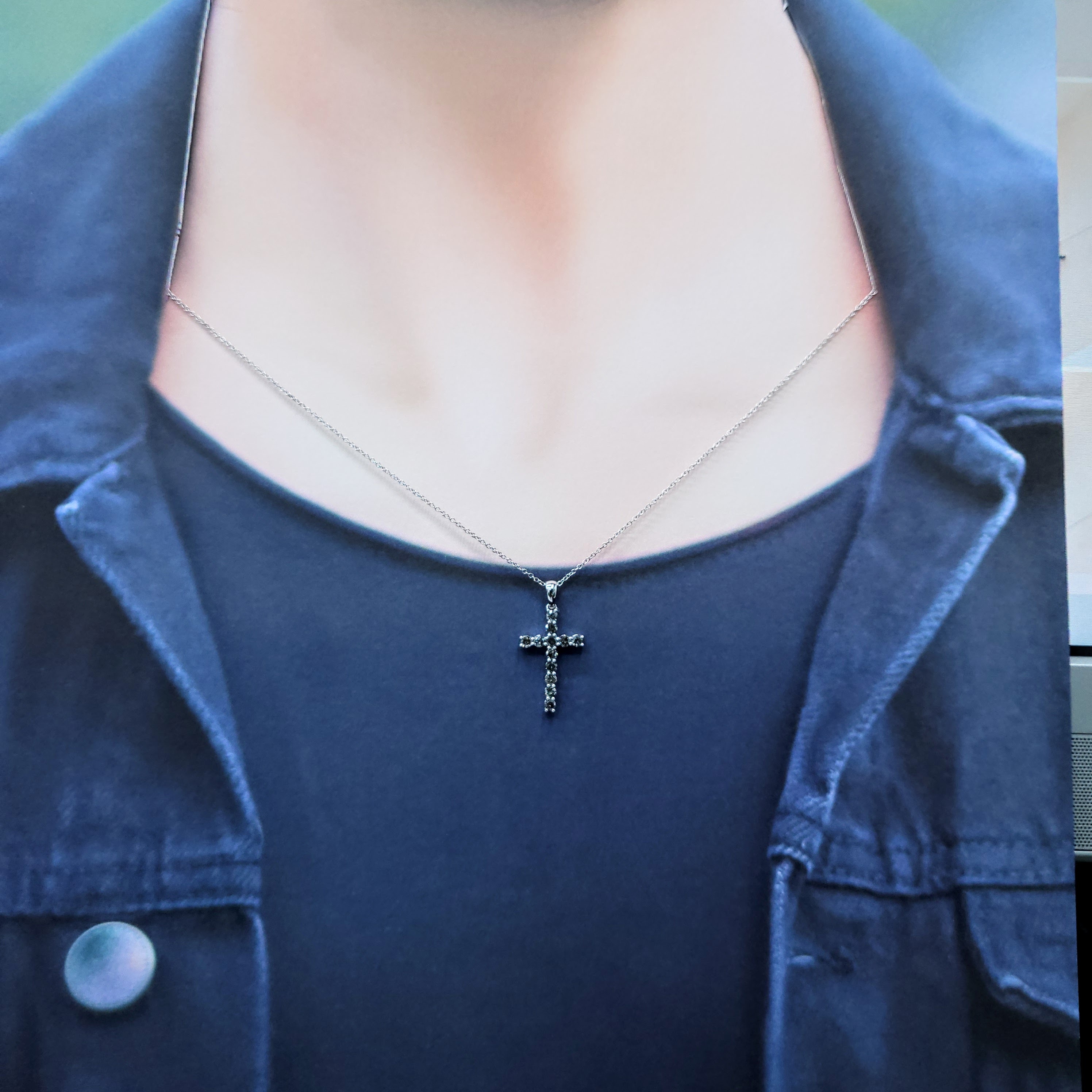 18K White Gold 0.51ct Silvery Grey Diamond Pendant