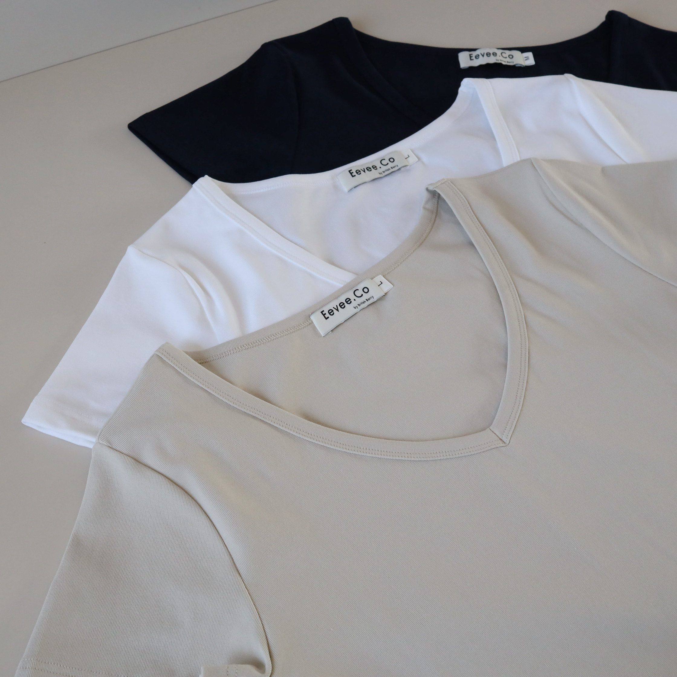 現貨 7202 V領短袖TEE