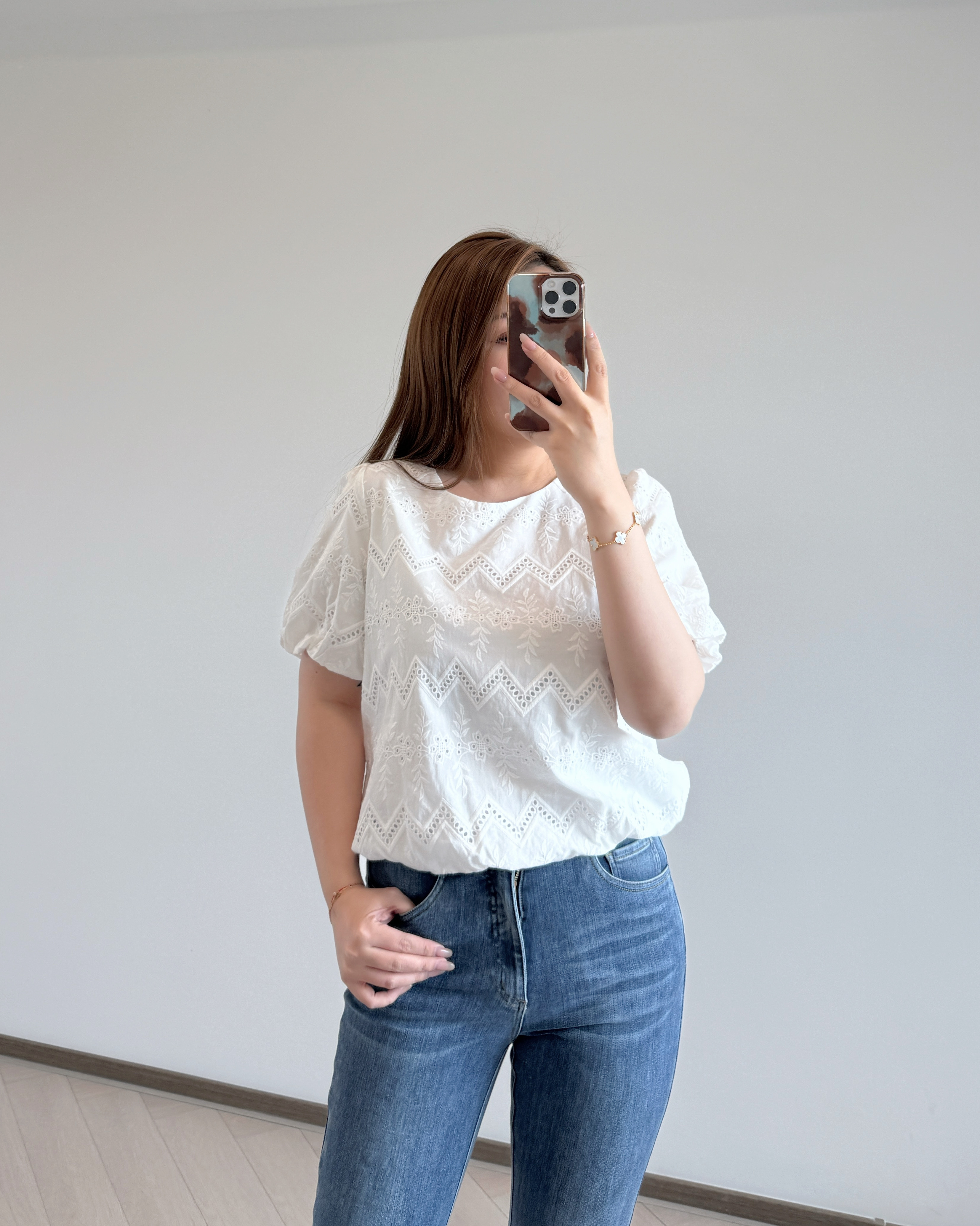 現貨 7197 白色通花泡泡袖上衣